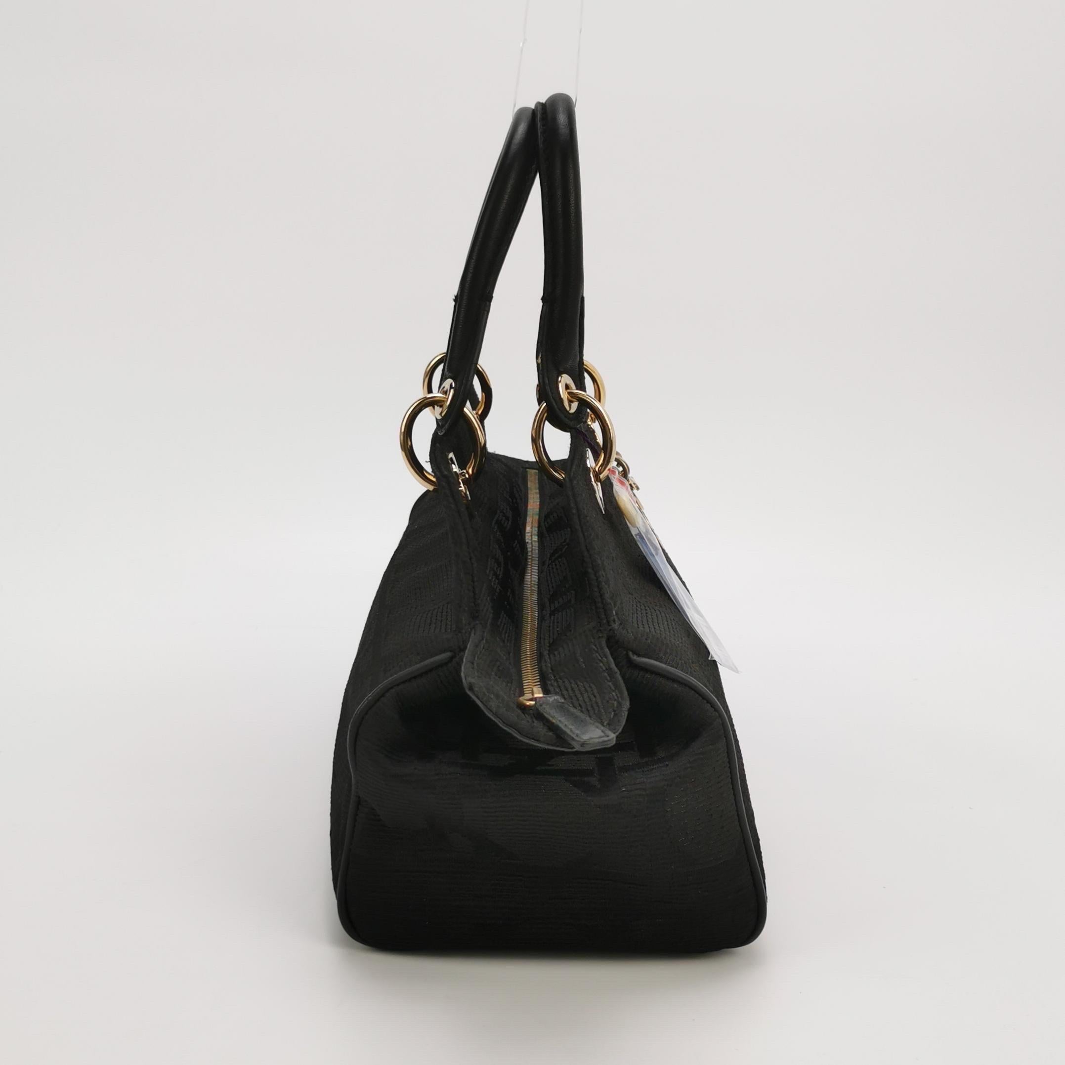 Nero Christian Dior Macros Borsa in tela con rivestimento in cannage in nero in vendita