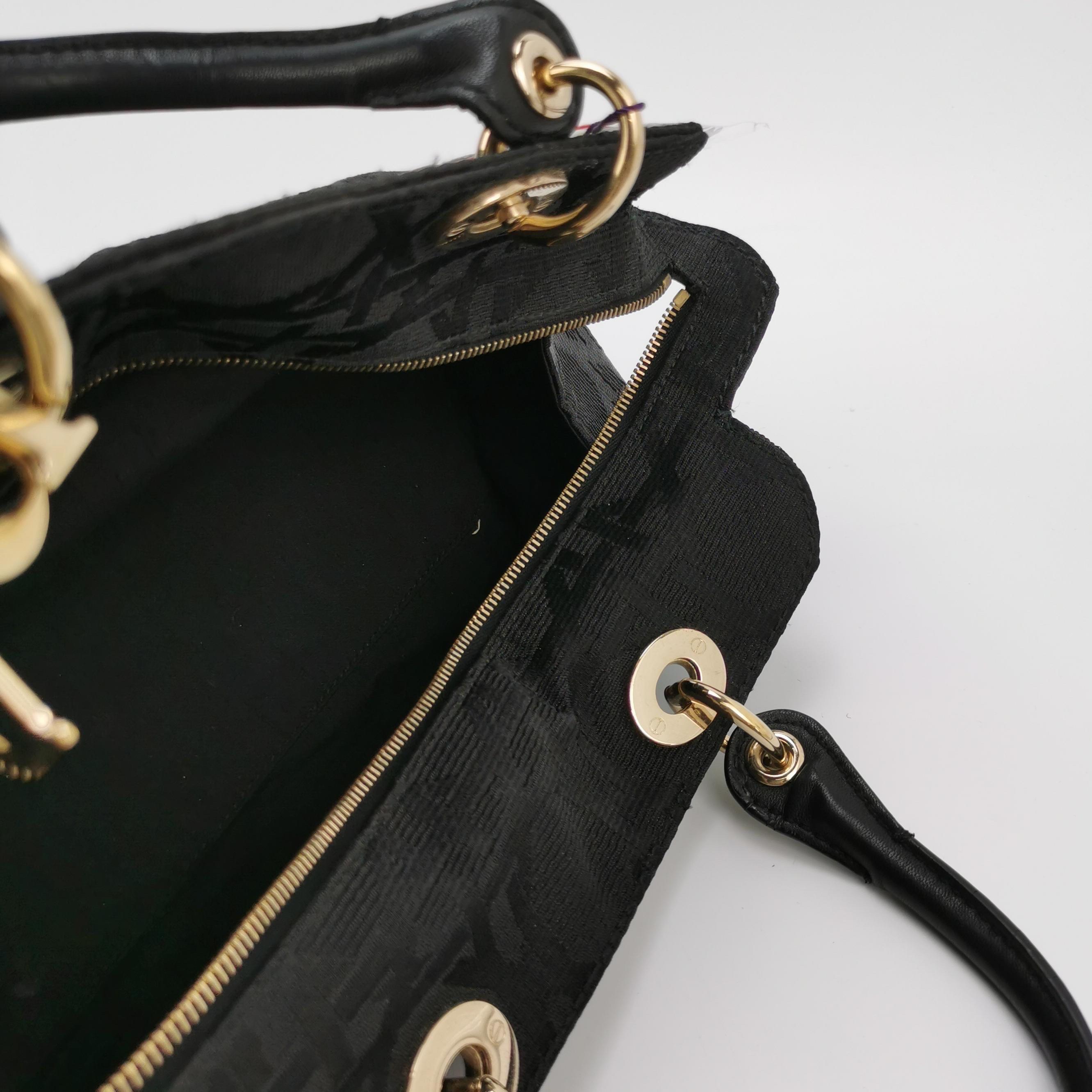 Christian Dior Macros Borsa in tela con rivestimento in cannage in nero in vendita 2