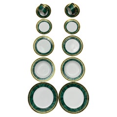 Service en porcelaine fine « Malachite » de Christian Dior, pour 2 personnes – Lot de 12 pièces