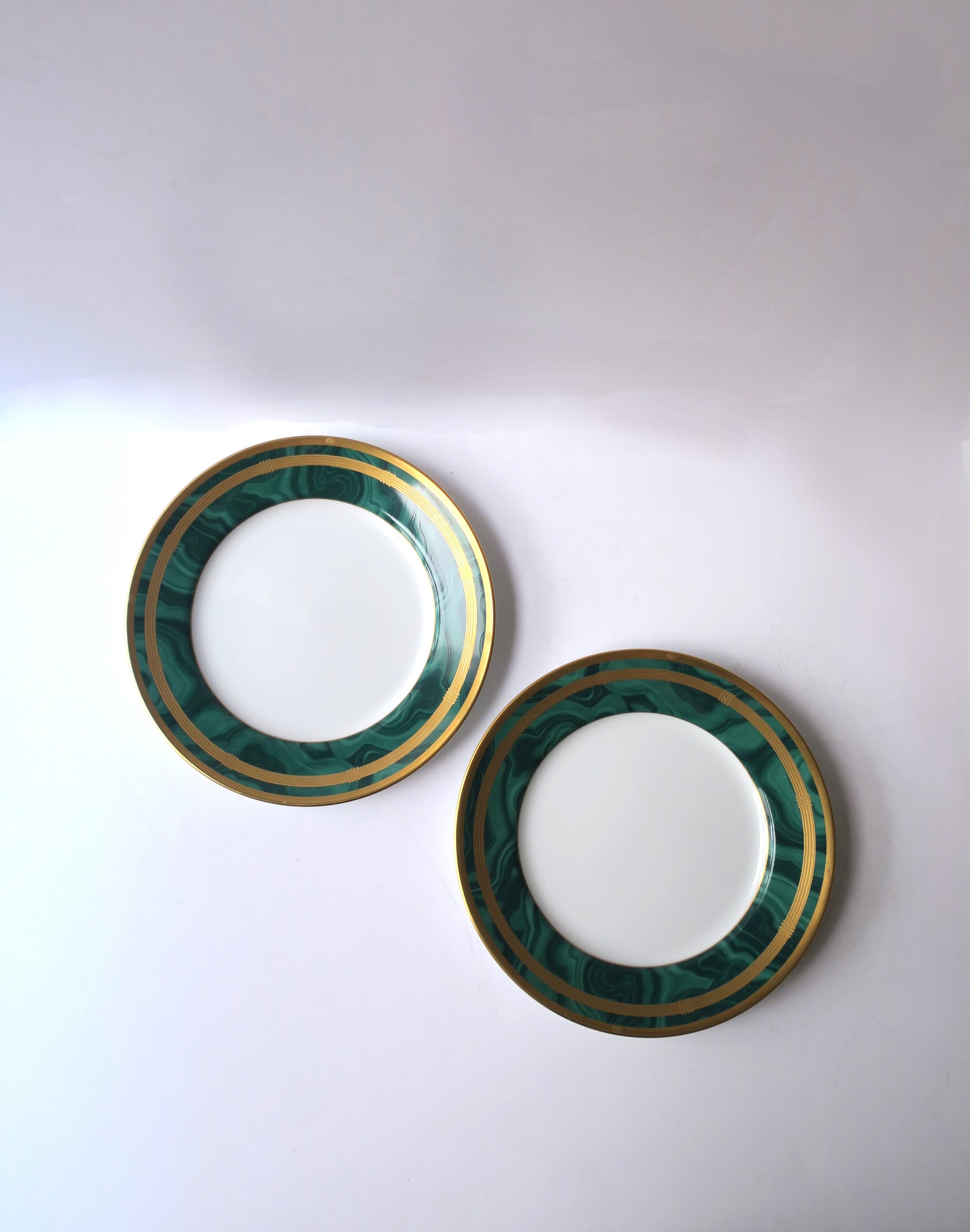 Piatti di porcellana alla malachite di Christian Dior, coppia In condizioni ottime in vendita a New York, NY
