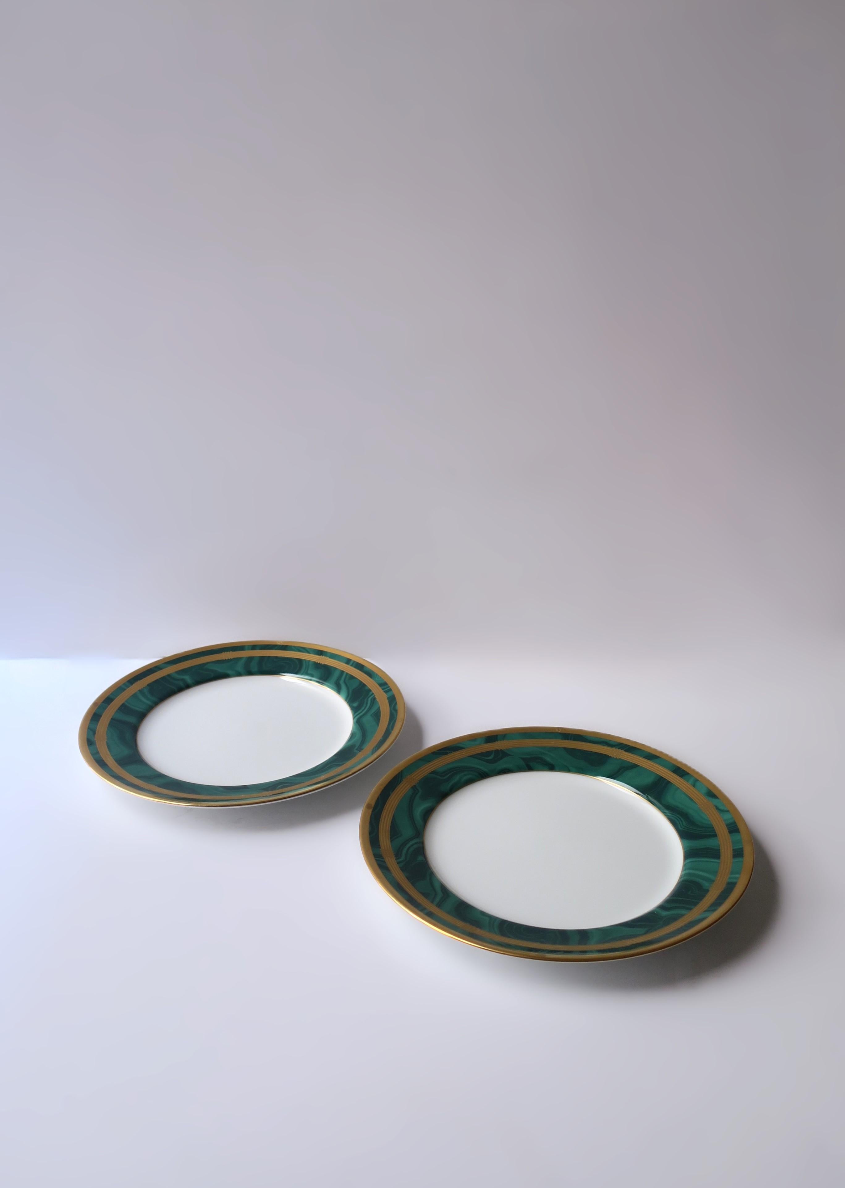XX secolo Piatti di porcellana alla malachite di Christian Dior, coppia in vendita