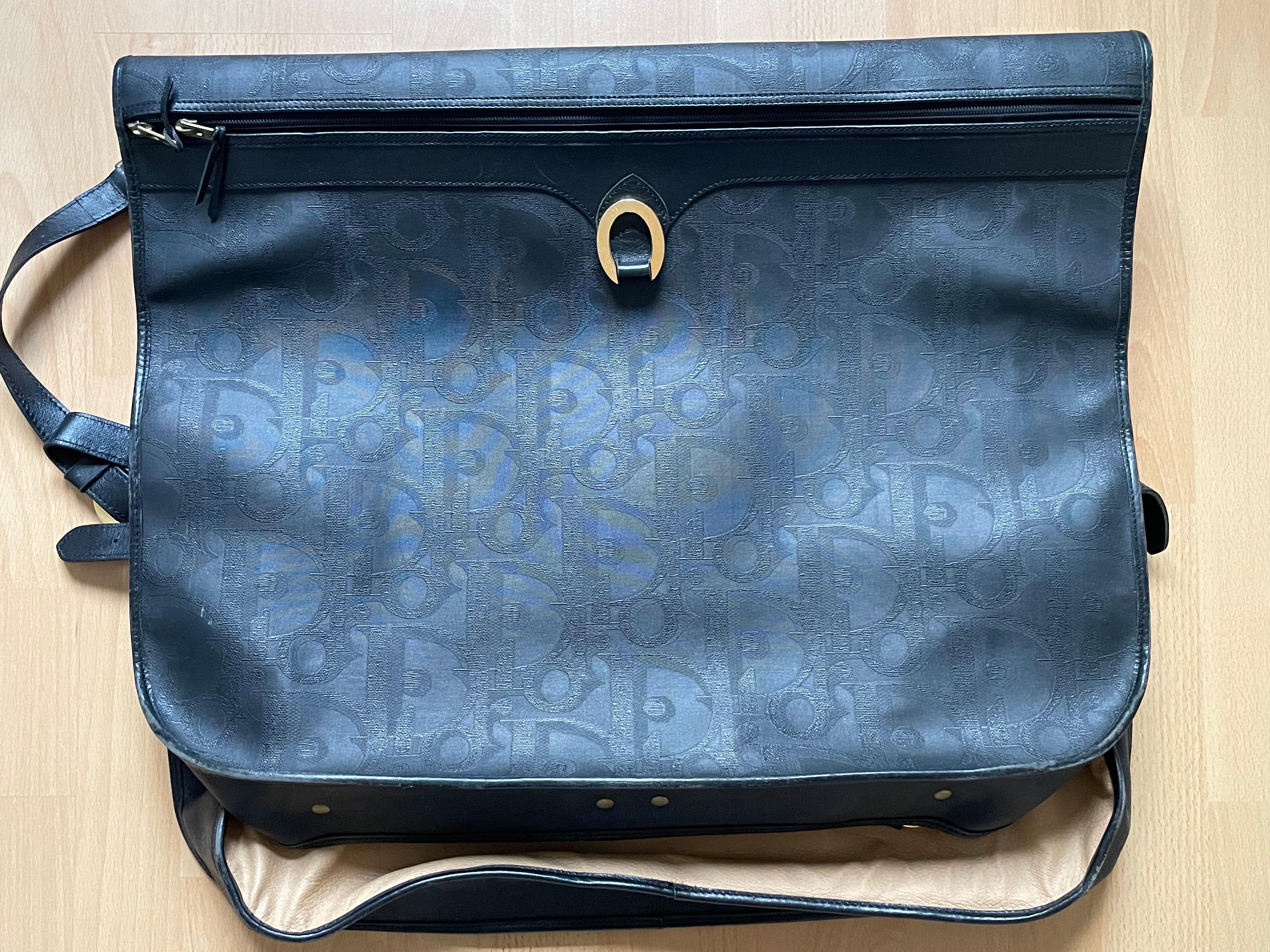 CHRISTIAN DIOR Mallette de transport pour vêtements Maxi monogramme en vente 3