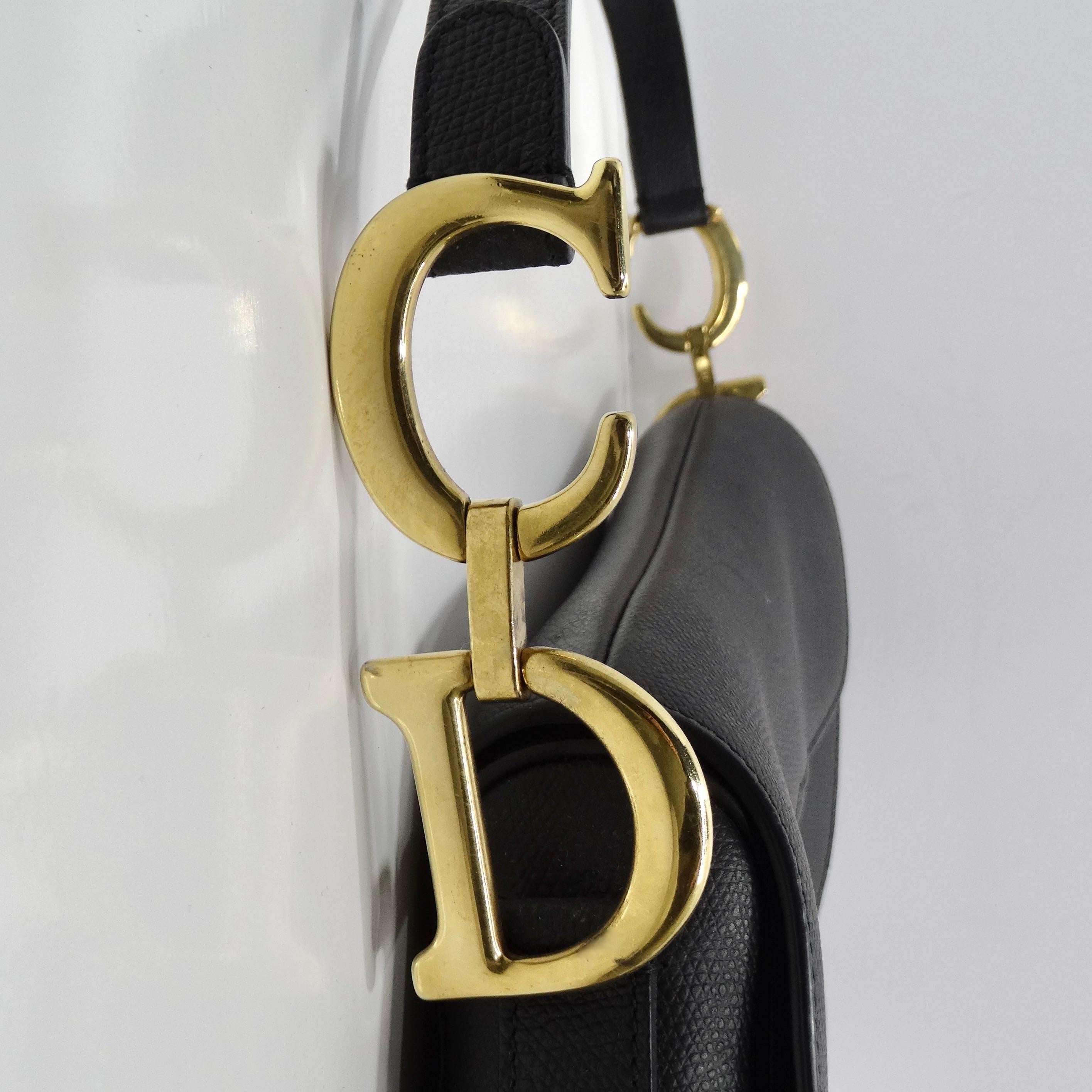 Christian Dior Medium Satteltasche aus schwarzem Kalbsleder im Angebot 1
