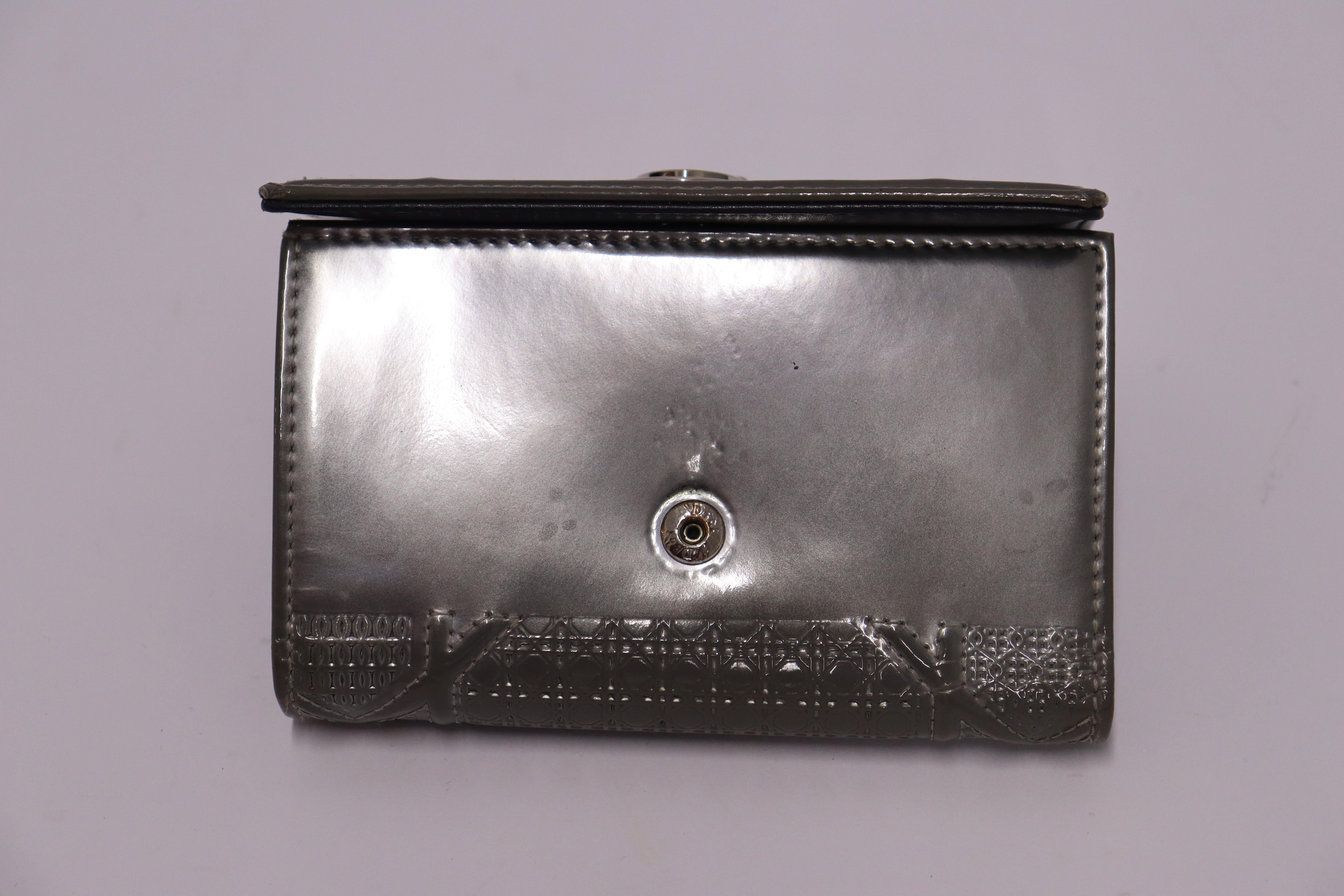 Christian Dior Micro Cannage Patent Leather Diorama Trifold Wallet For Sale 2