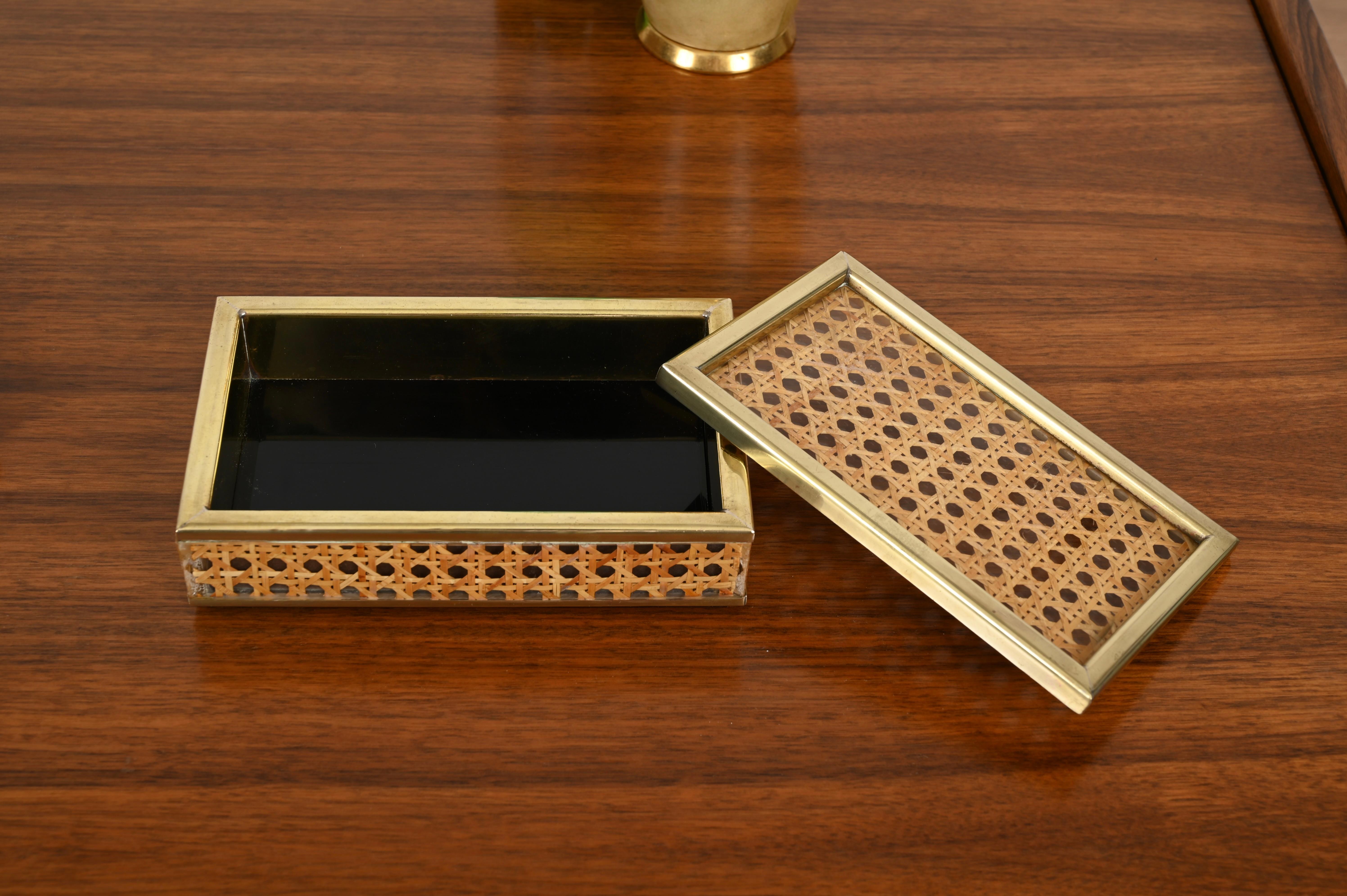 Christian Dior Caja decorativa de mediados de siglo de latón, lucita y paja de Viena, Italia 1970 Moderno de mediados de siglo en venta