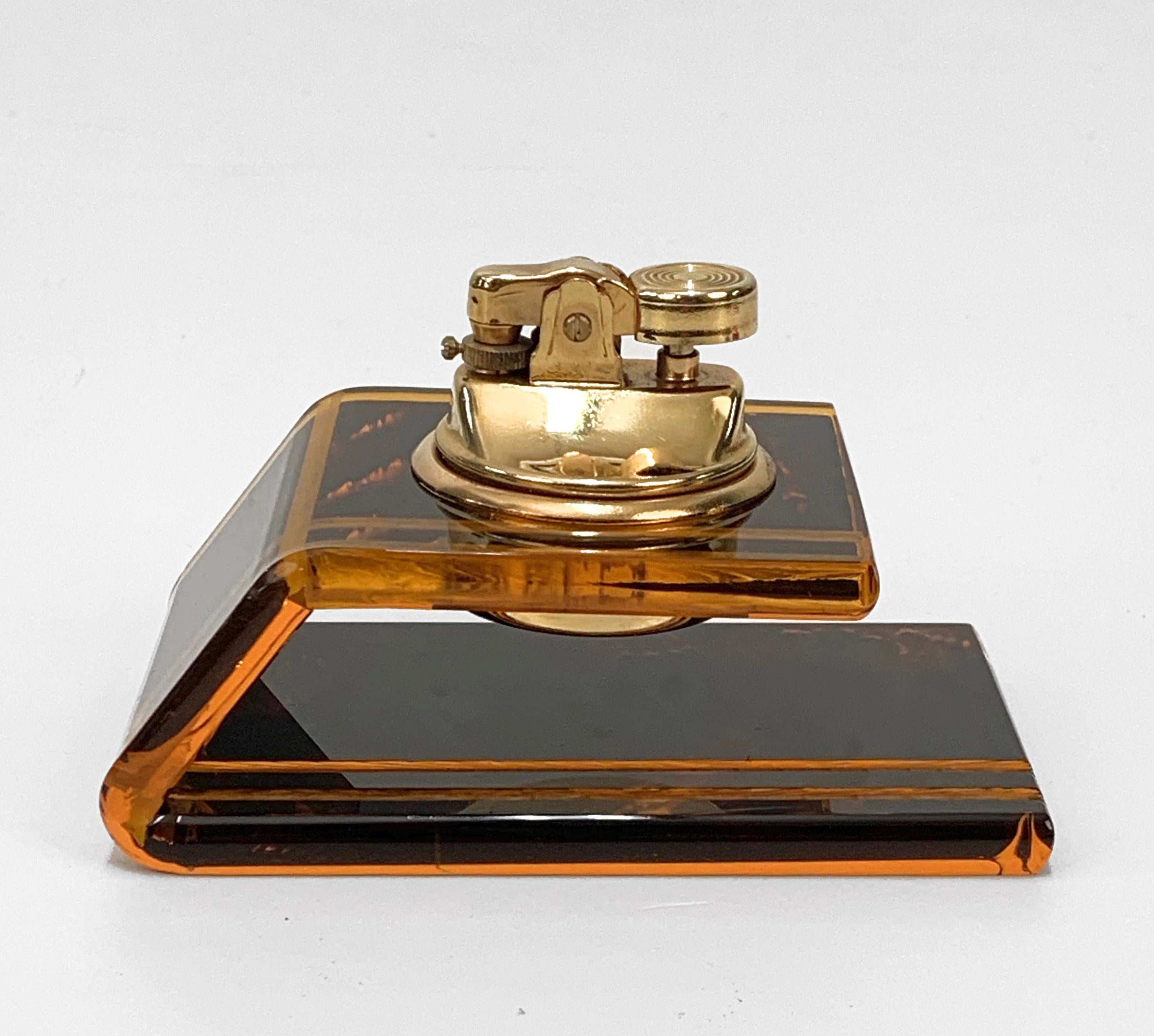 Christian Dior Midcentury Lucite and Brass French Table Lighter, 1970s 5