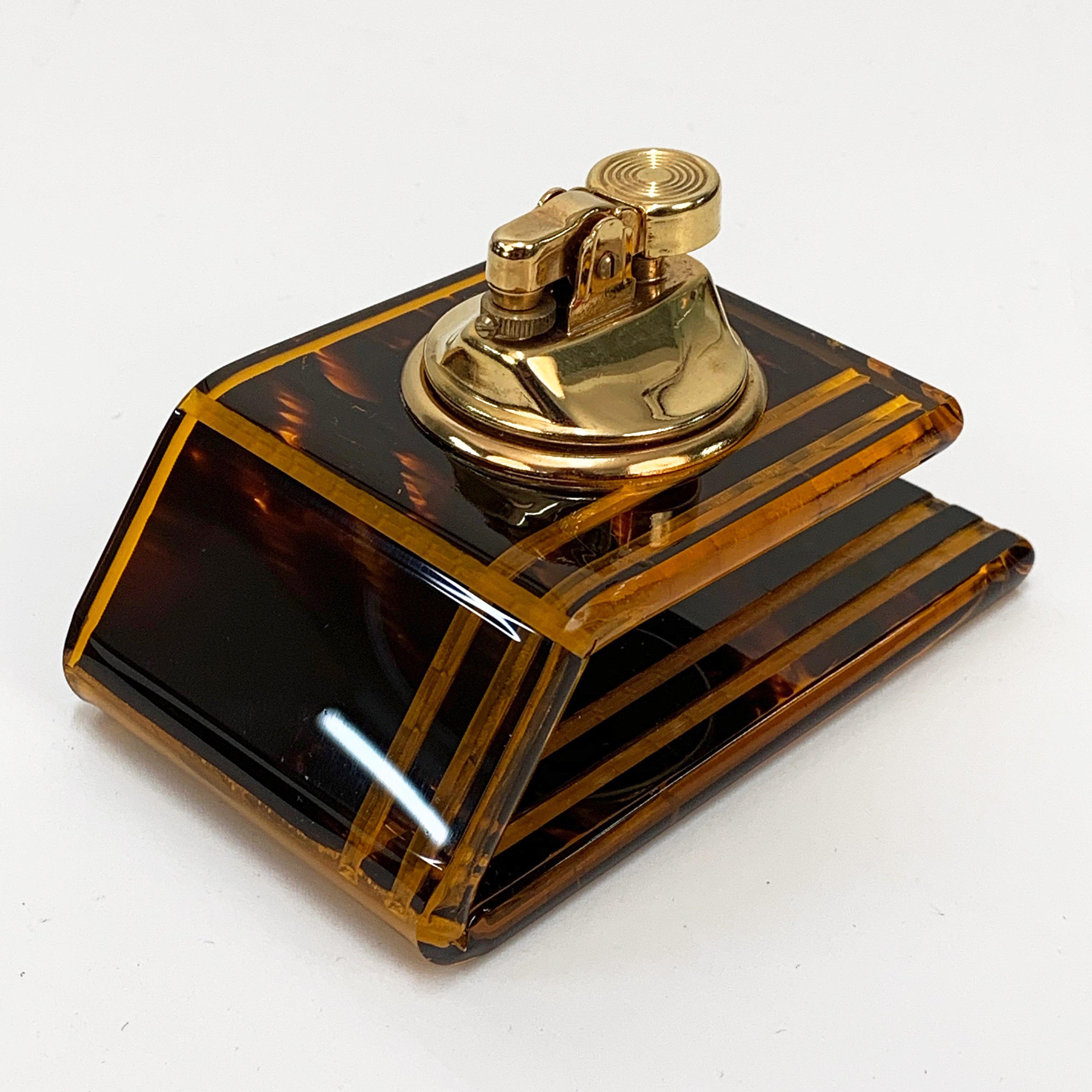 Christian Dior Midcentury Lucite and Brass French Table Lighter, 1970s In Excellent Condition In Roma, IT