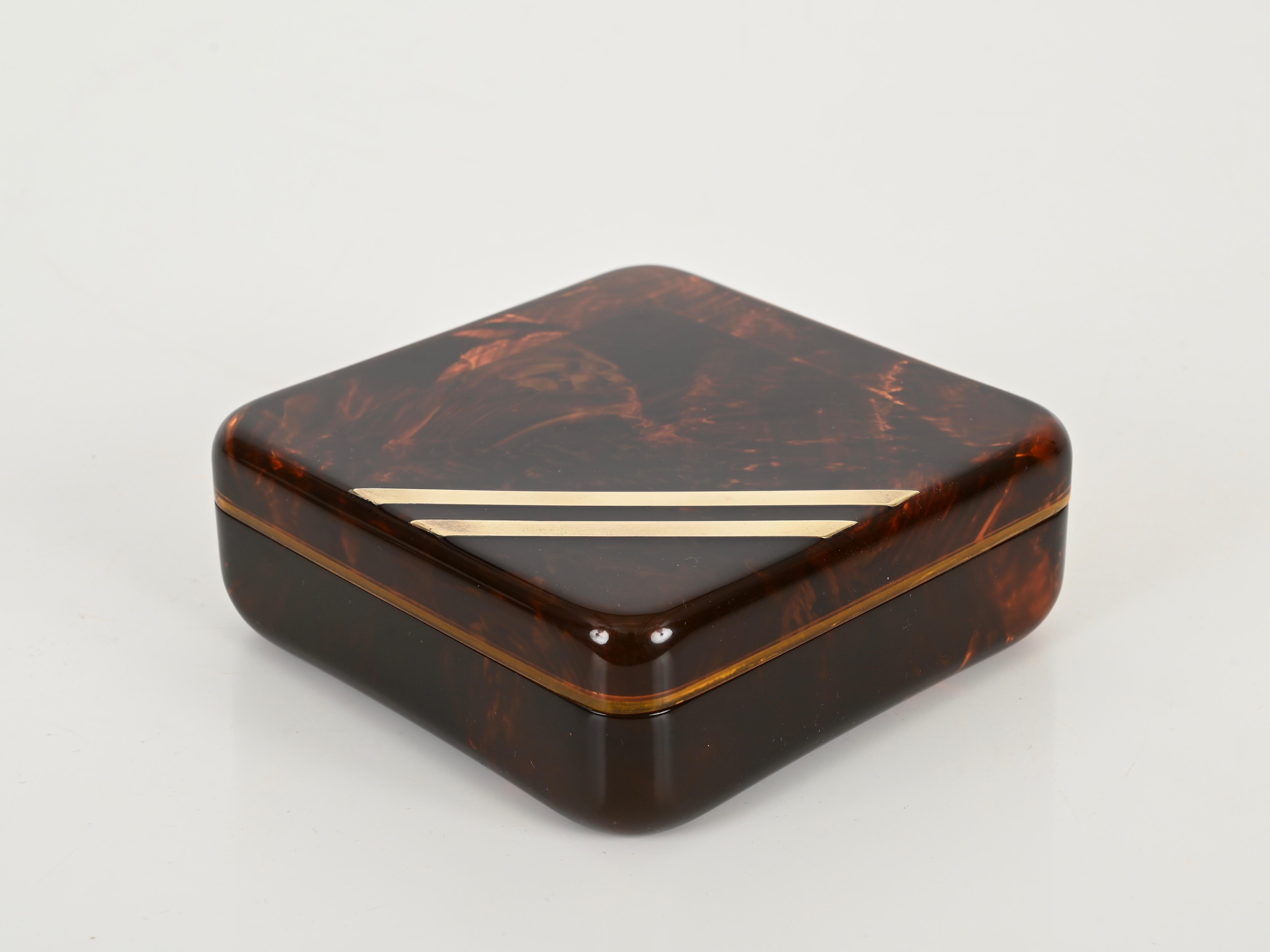 Christian Dior Midcentury Lucite Tortoiseshell Effect and Brass Jewelry Box 1970 For Sale 3