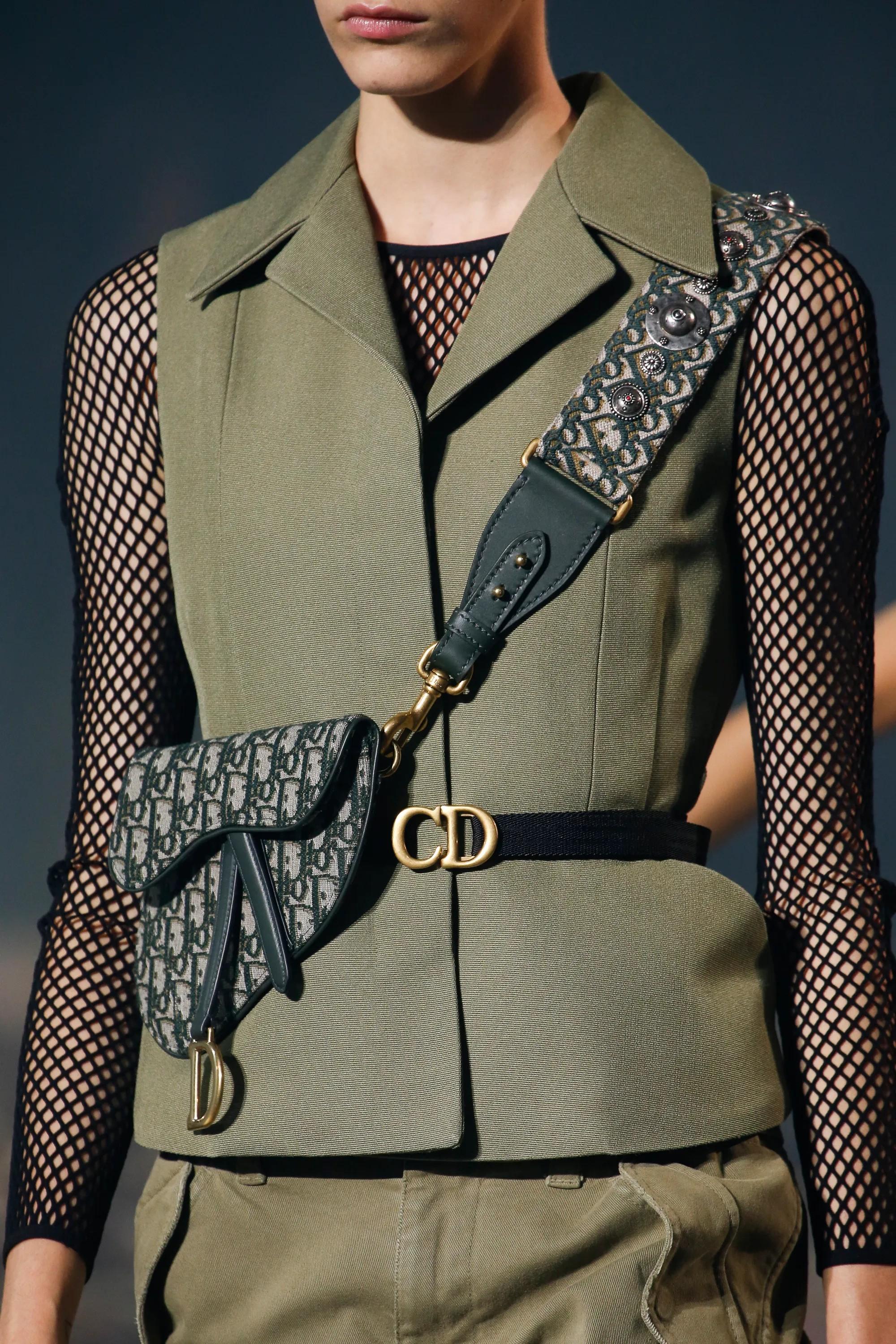 CHRISTIAN DIOR military green silk 2019 BAR SHORT Vest Jacket 38 S For Sale 4