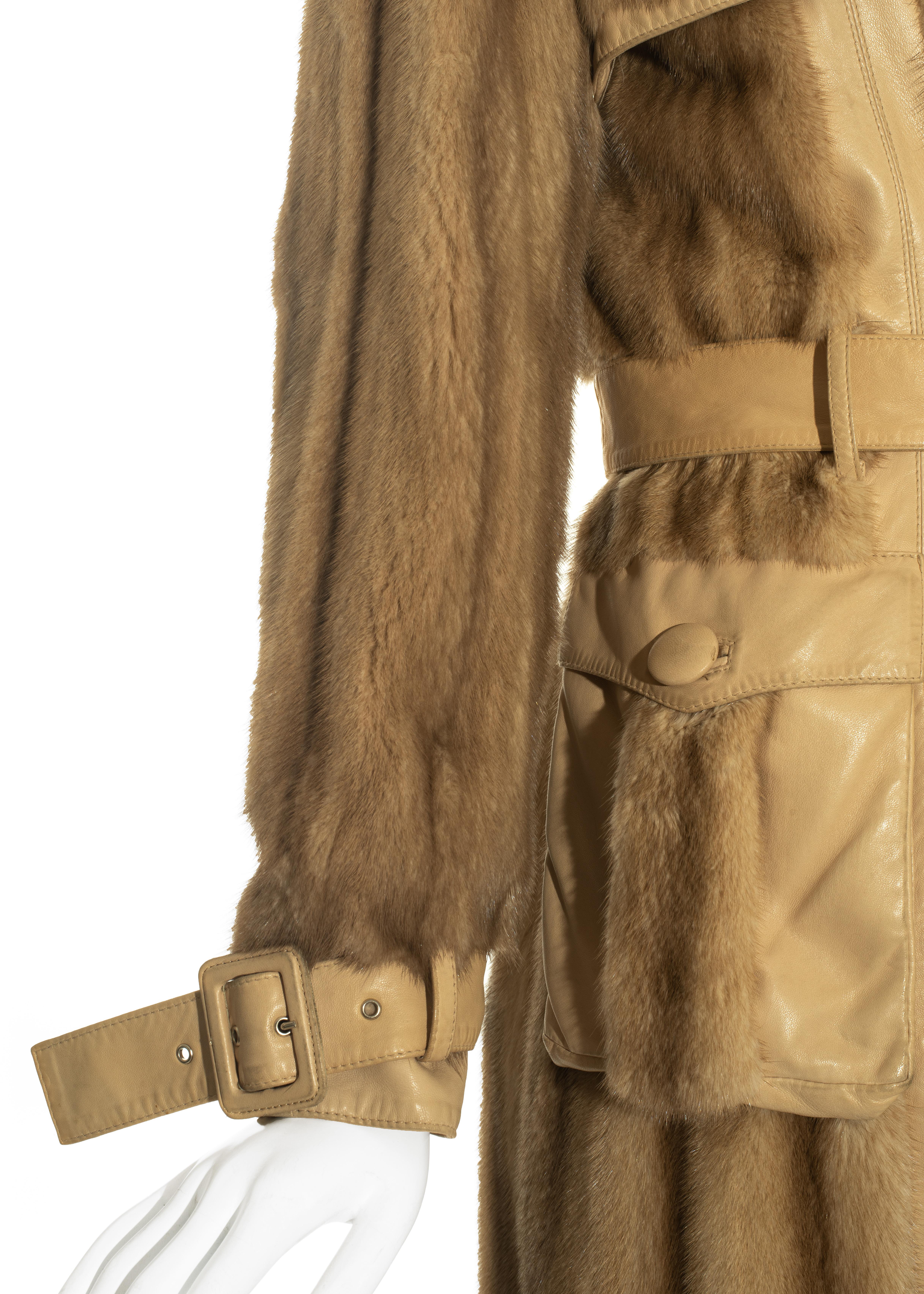 Trench-coat Christian Dior en fourrure de vison et cuir d'agneau, saison 2005 Pour femmes en vente