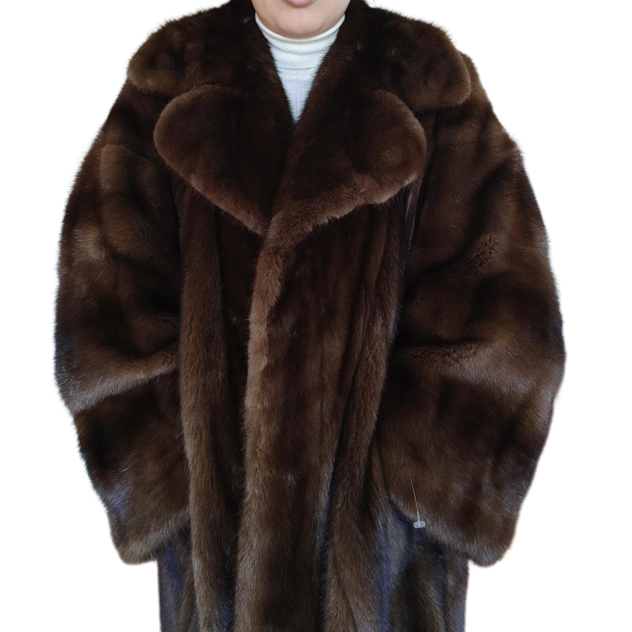 Manteau en fourrure de vison Christian dior taille 18 en vente 10