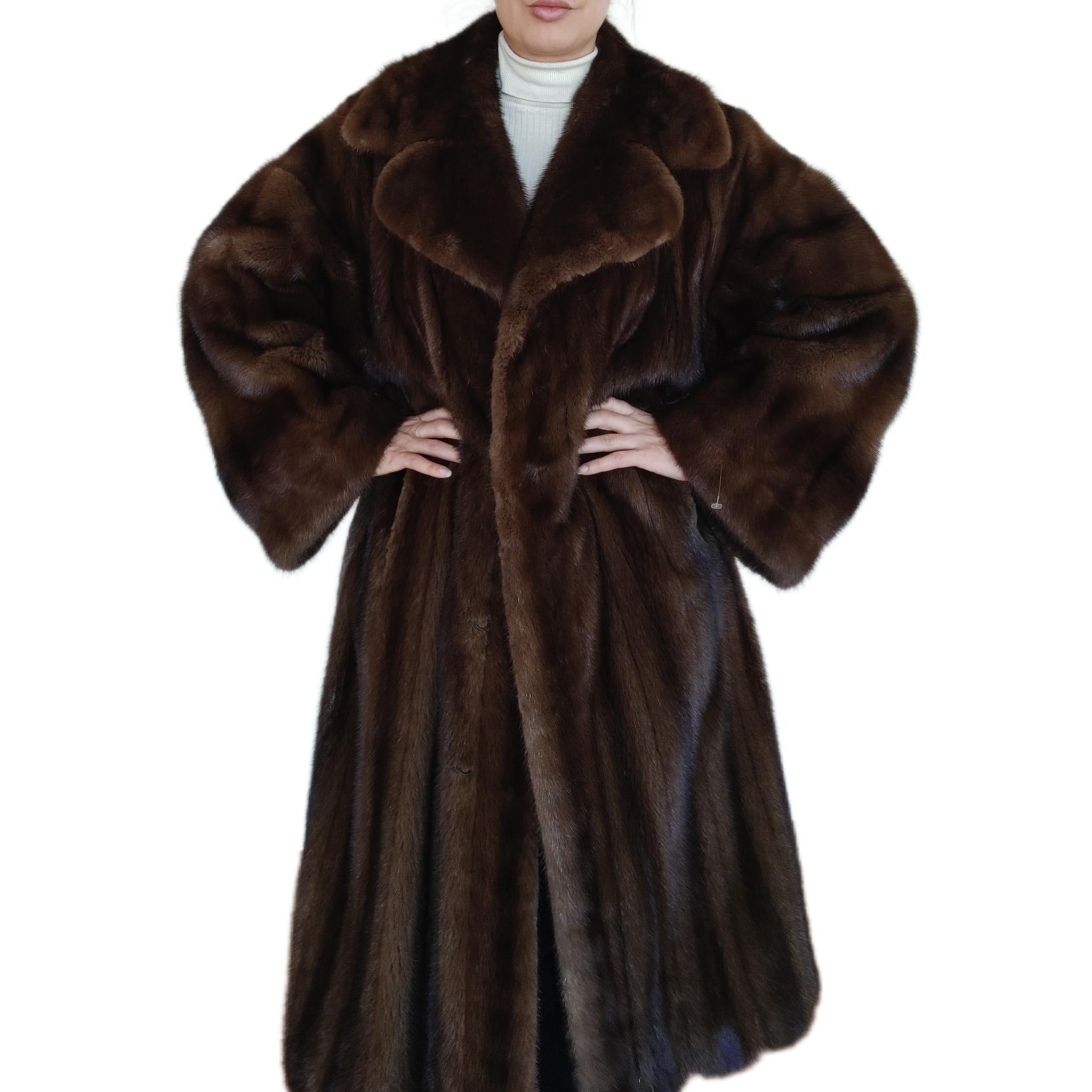 Manteau en fourrure de vison Christian dior taille 18 en vente 12