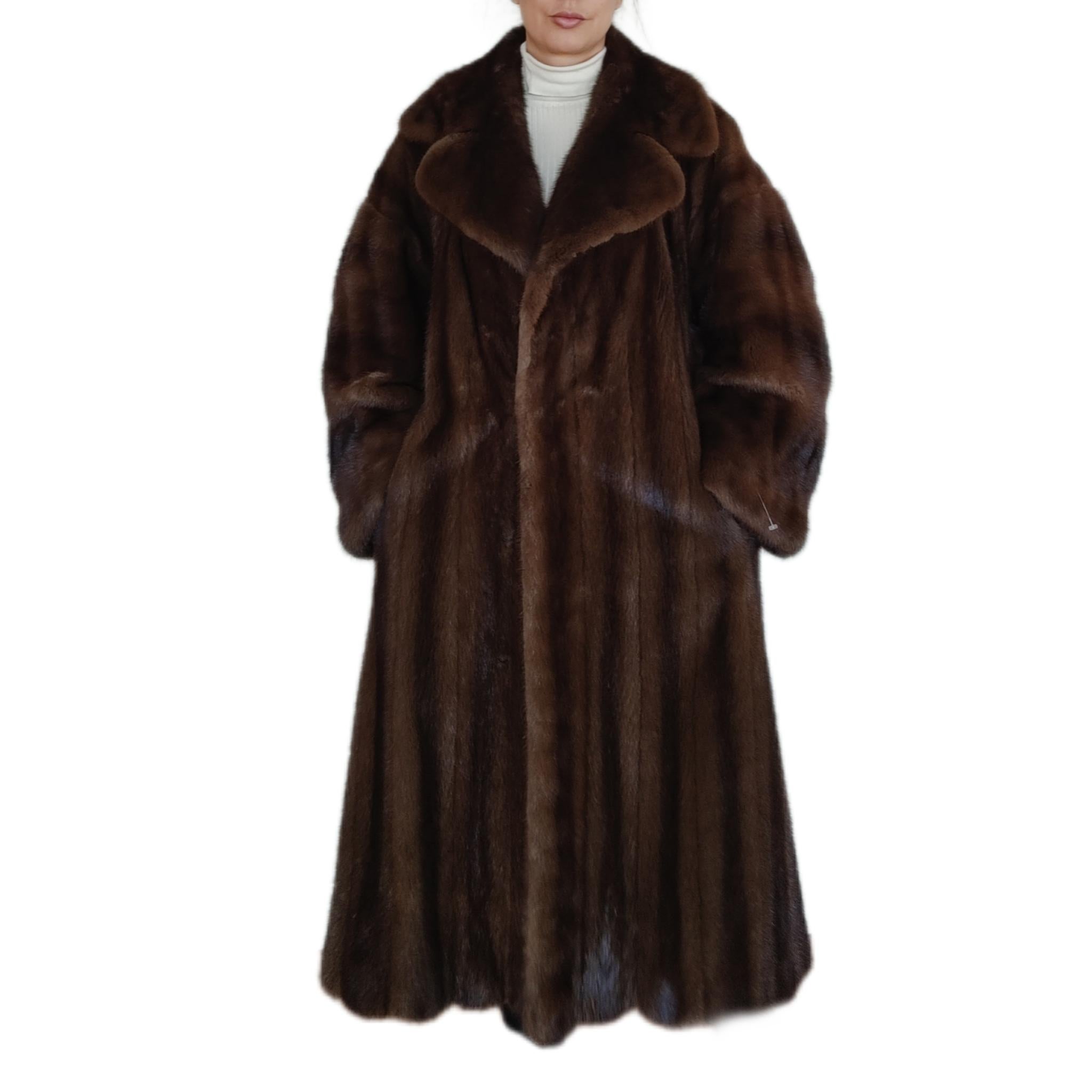 Manteau en fourrure de vison Christian dior taille 18 en vente 13