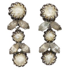 Mitchel Maer for Christian Dior 1950 Orecchini a goccia lunghi con perle e cristalli a forma di fiore
