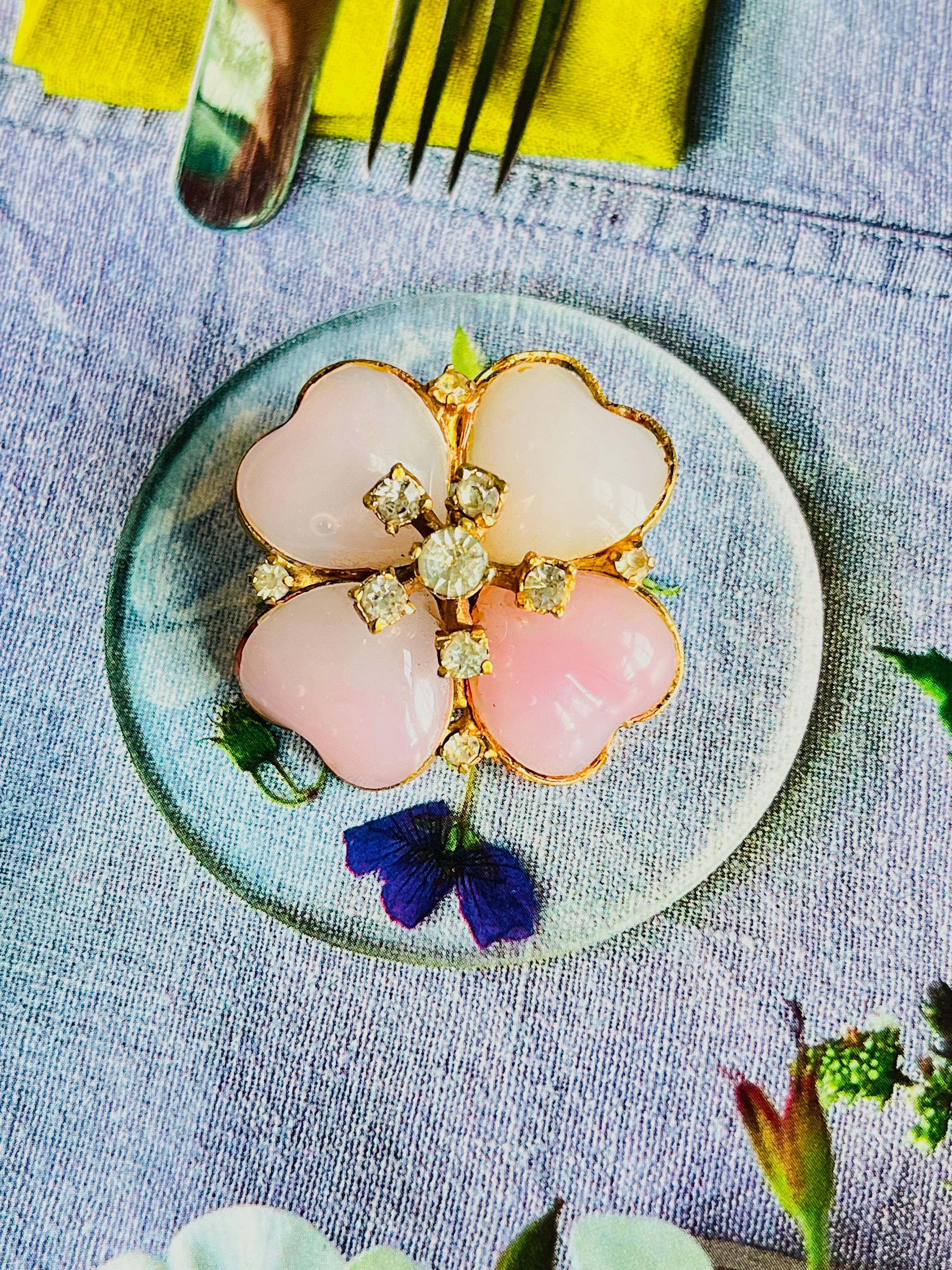 da uomo o donna Christian Dior Mitchel Maer for Christian Dior 1950s Pink Cherry Blossom Crystals Cabochon Brooch in vendita