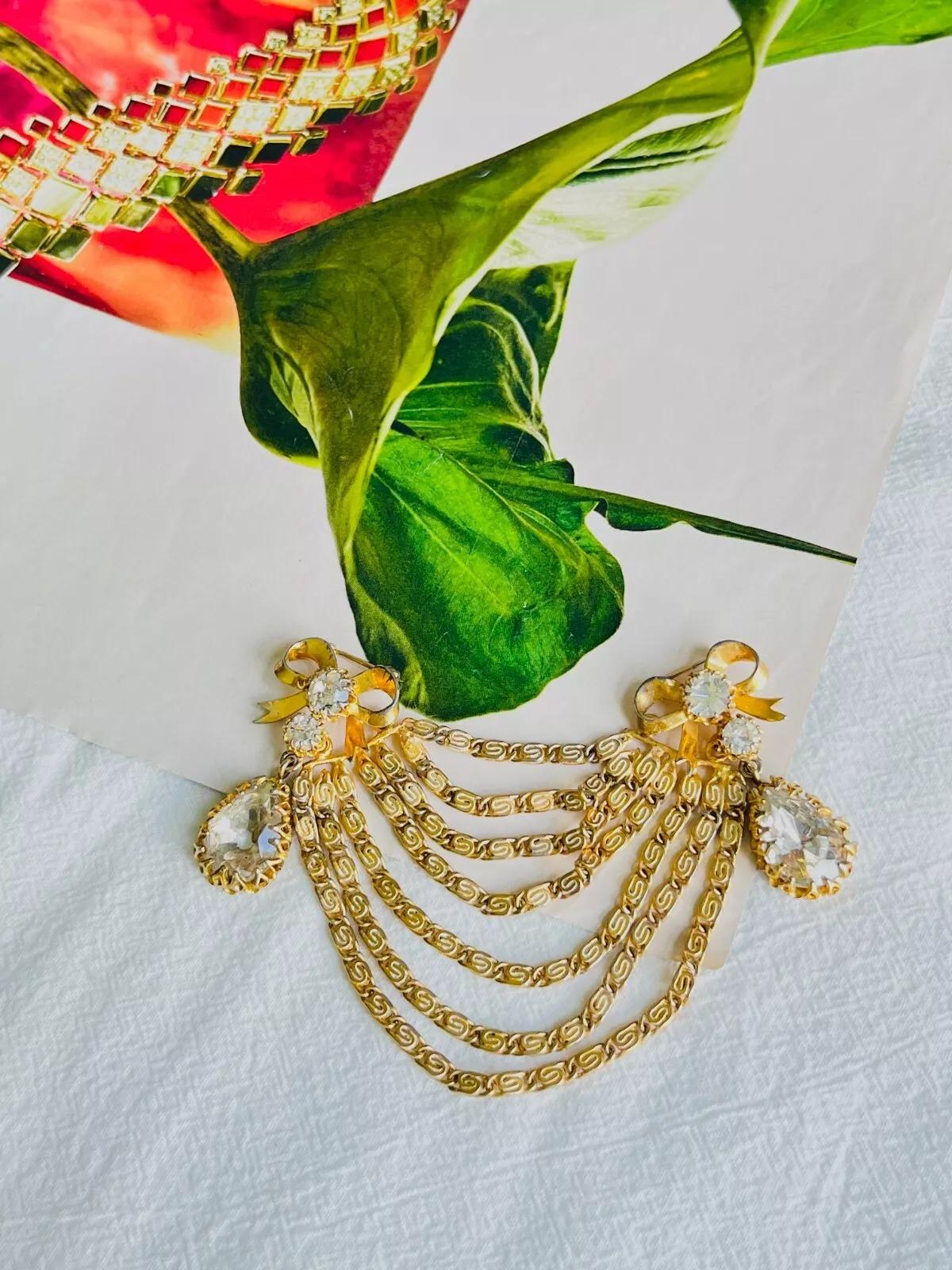 Christian Dior Mitchel Maer for Christian Dior 1951 Spilla con doppio fiocco e lacrima a strati di cristallo In condizioni buone a Wokingham, England