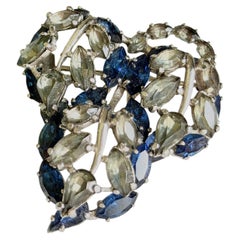 Broche ajourée « Blue Leaf » de Christian Dior Mitchel Maer, style vintage des années 1950, en forme de marquise