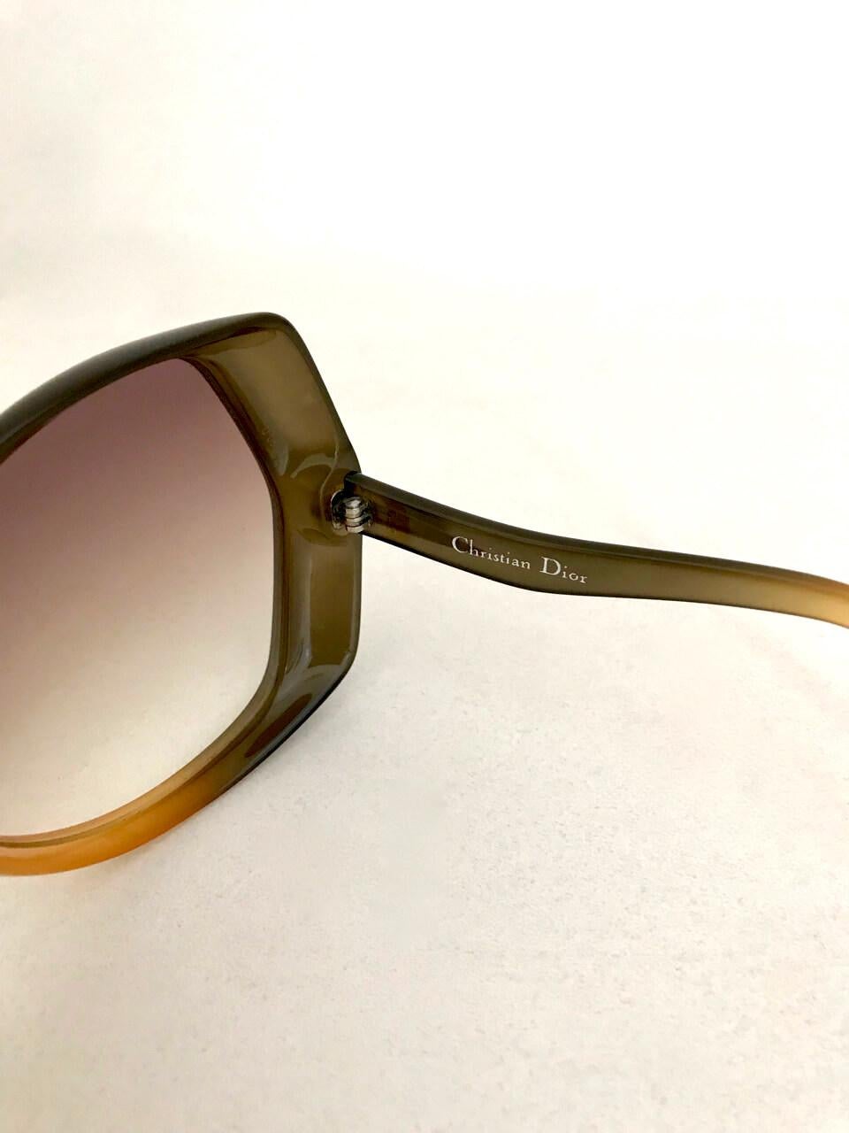 Christian Dior Model D06 Gradient Amber Khaki Oversized Sunglasses, 1970s For Sale 6