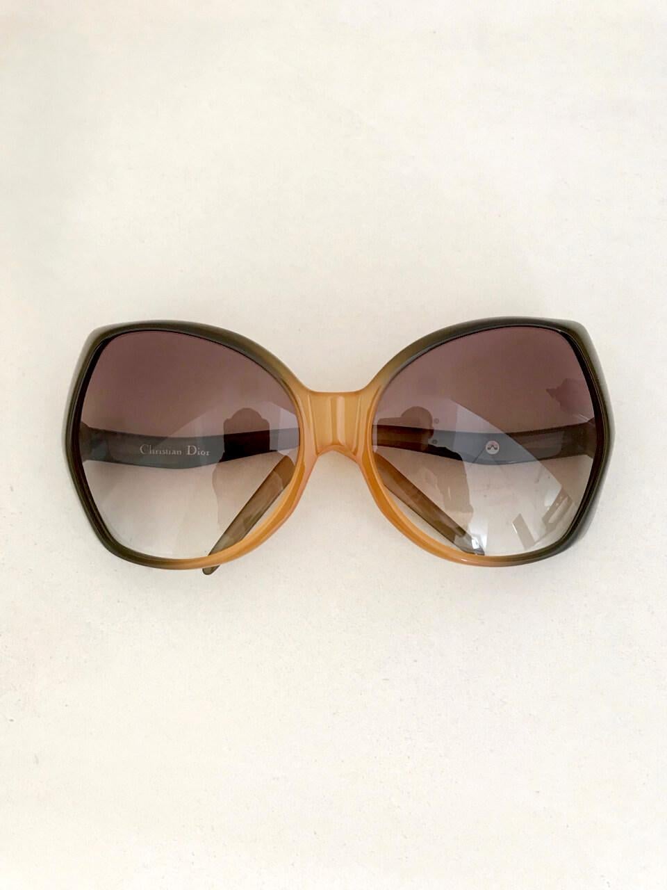 Brown Christian Dior Model D06 Gradient Amber Khaki Oversized Sunglasses, 1970s For Sale