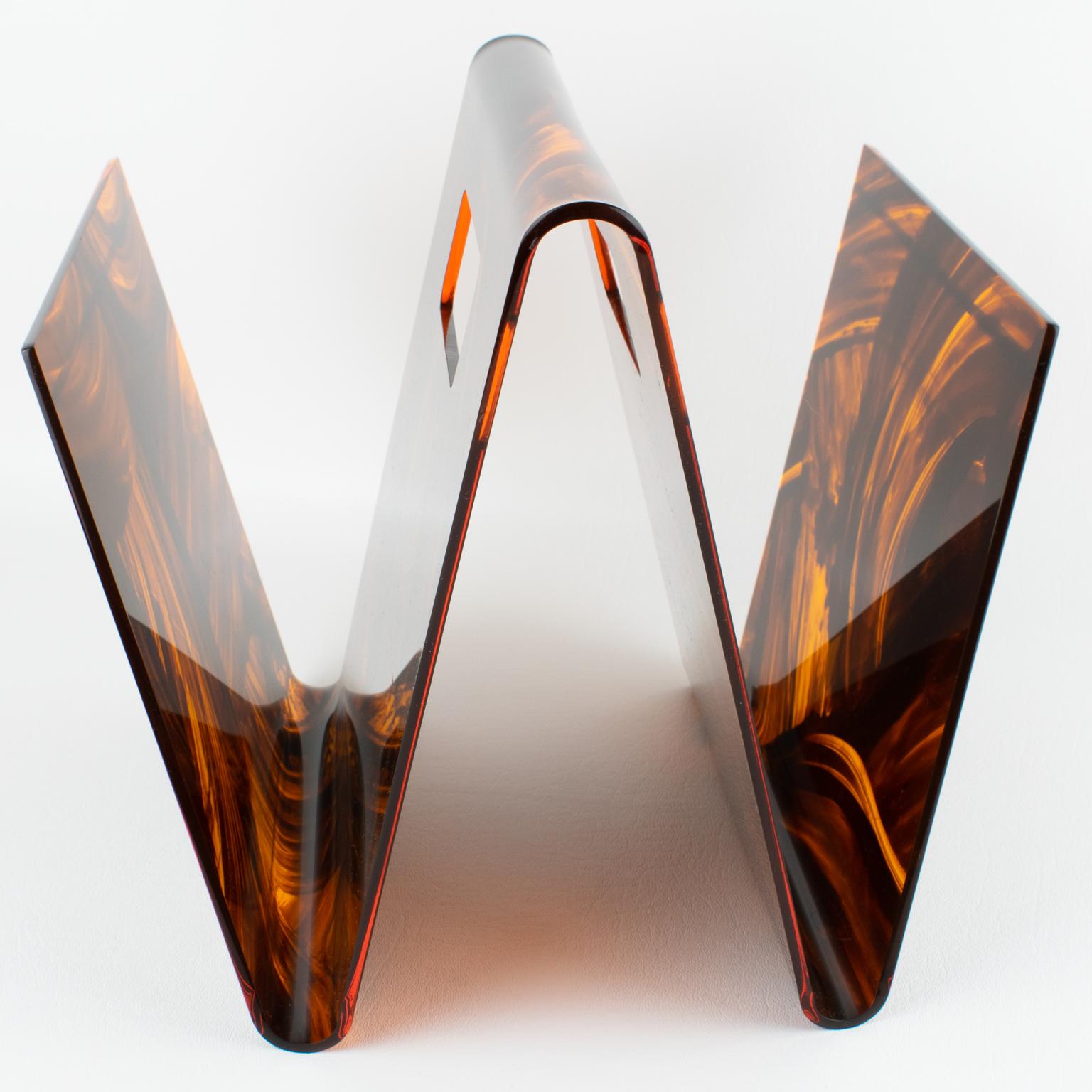 Lucite Porte-revues moderniste en écaille de tortue en lucite, rack, Christian Dior, circa 1970 en vente