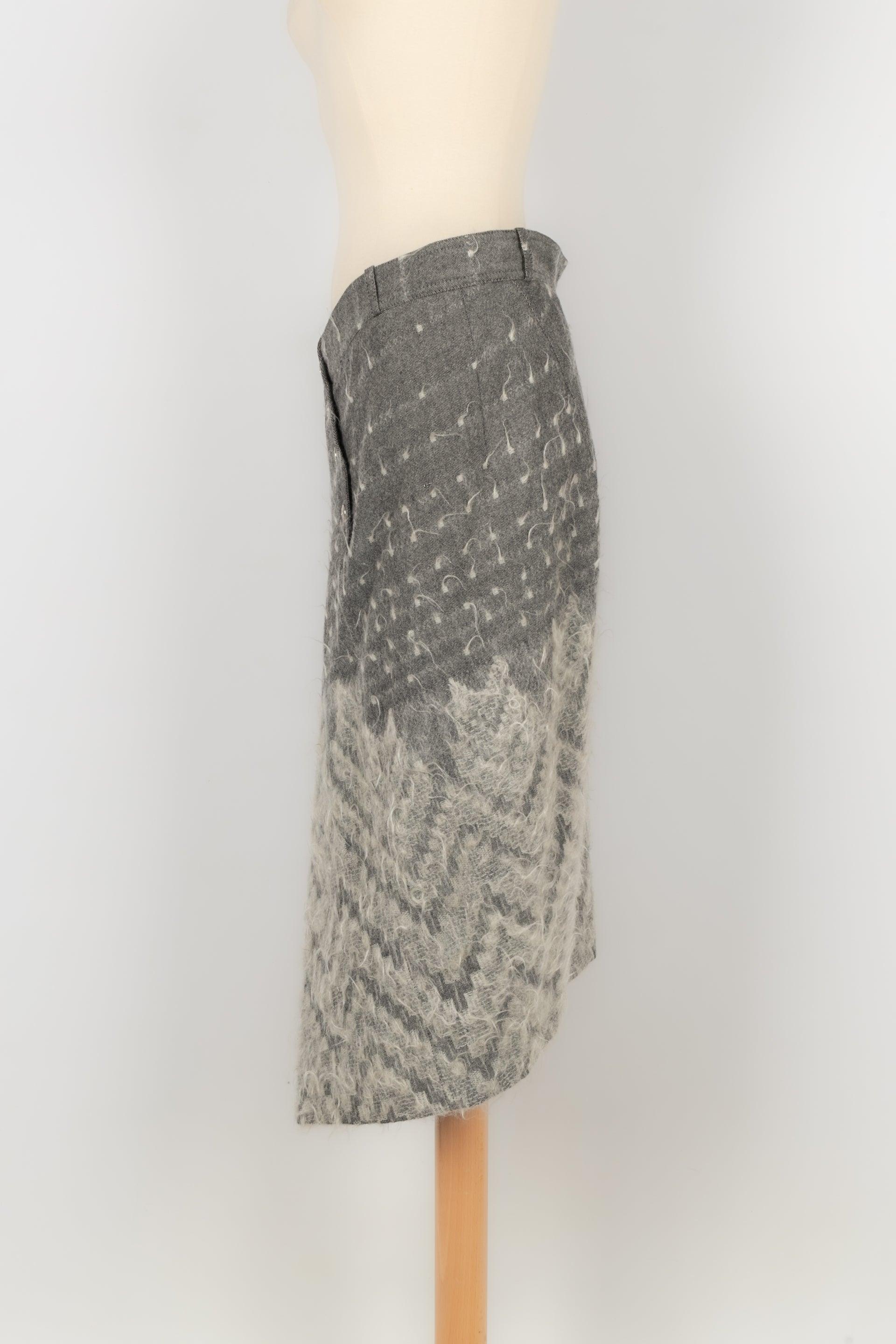 Gris Christian Dior, jupe asymétrique en mohair et laine, années 2000 en vente