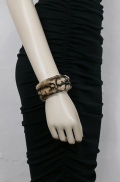 CHRISTIAN DIOR (Atribuido a) Monograma Trotter Piel Slap Pulsera Puño
