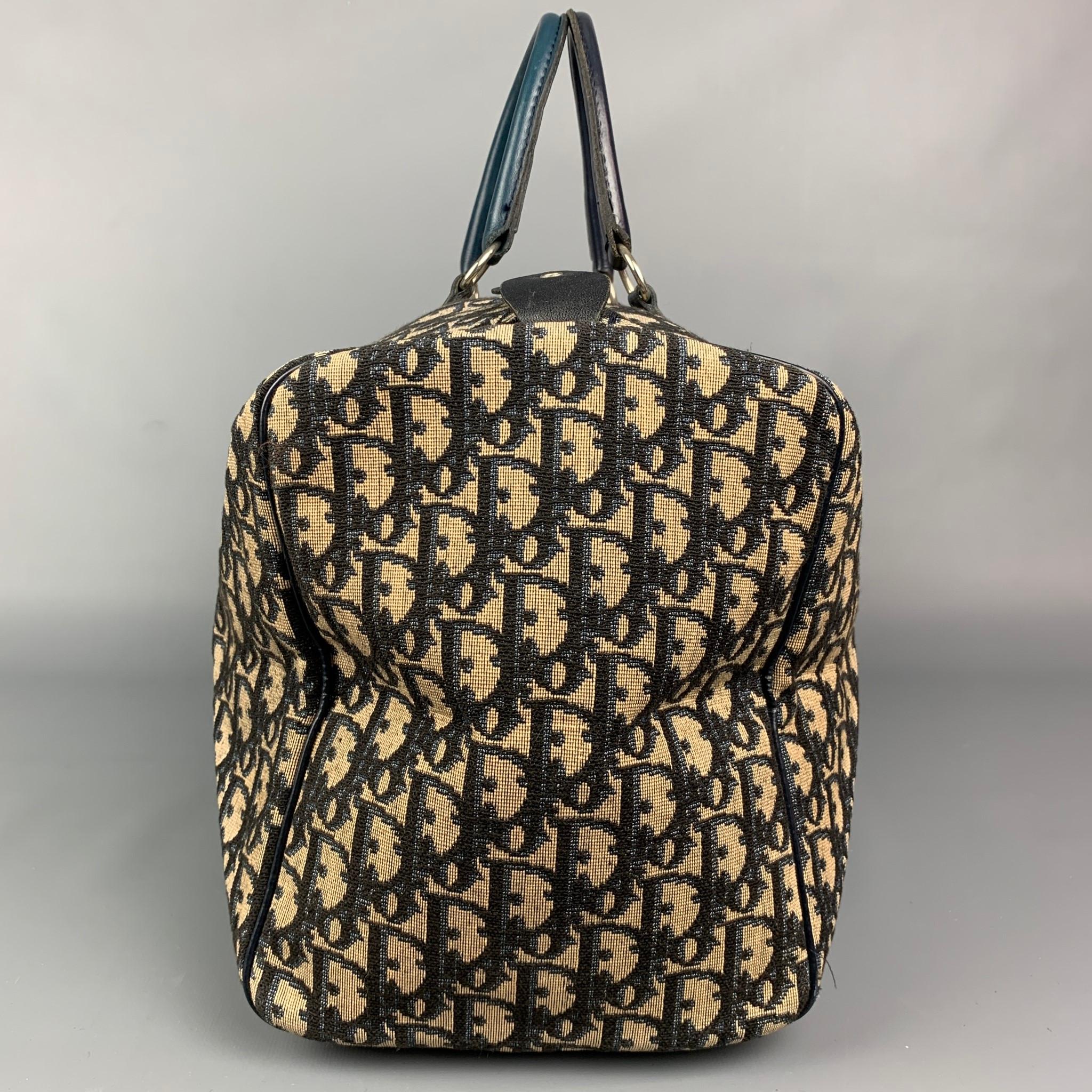 CHRISTIAN DIOR Monsieur Boston Segeltuchhandtasche mit Monogramm in Marineblau und Beige (Schwarz)