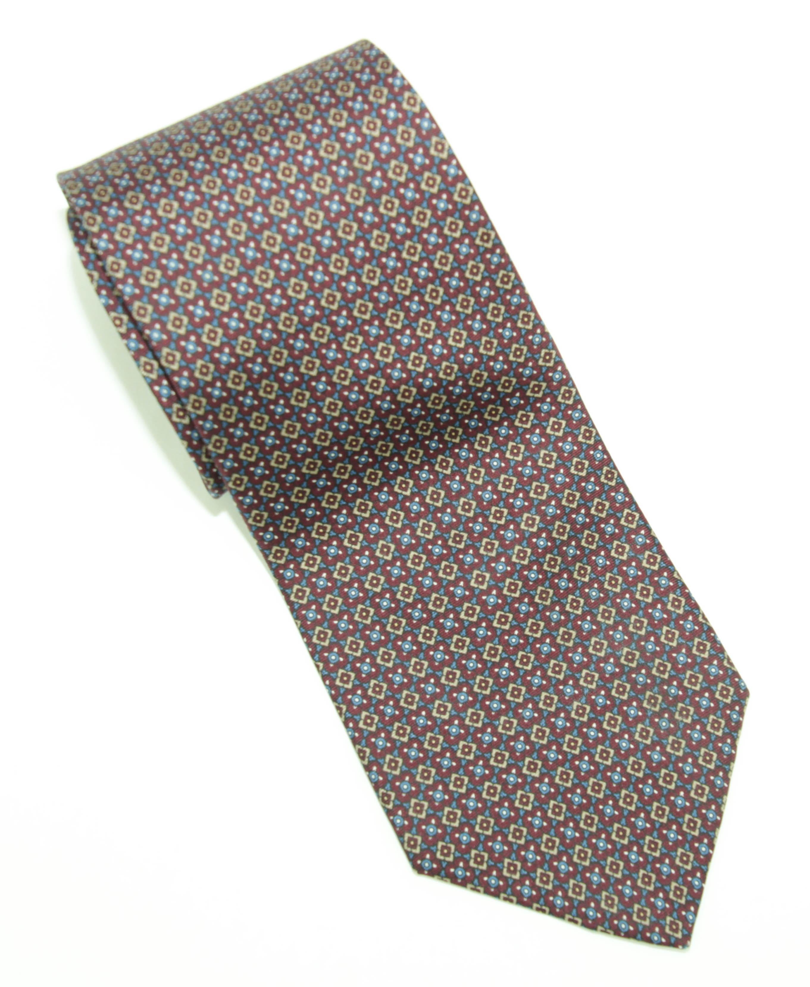 CHRISTIAN DIOR MONSIEUR Seidenkrawatte Herren Krawatte Kleid.
CHRISTIAN DIOR MONSIEUR Krawatte aus bedruckter Seide, handgefertigt in den USA.
Die Krawatte ist aus tiefroter, blauer und hellbrauner Seide gefertigt und wird jeden Anzug elegant