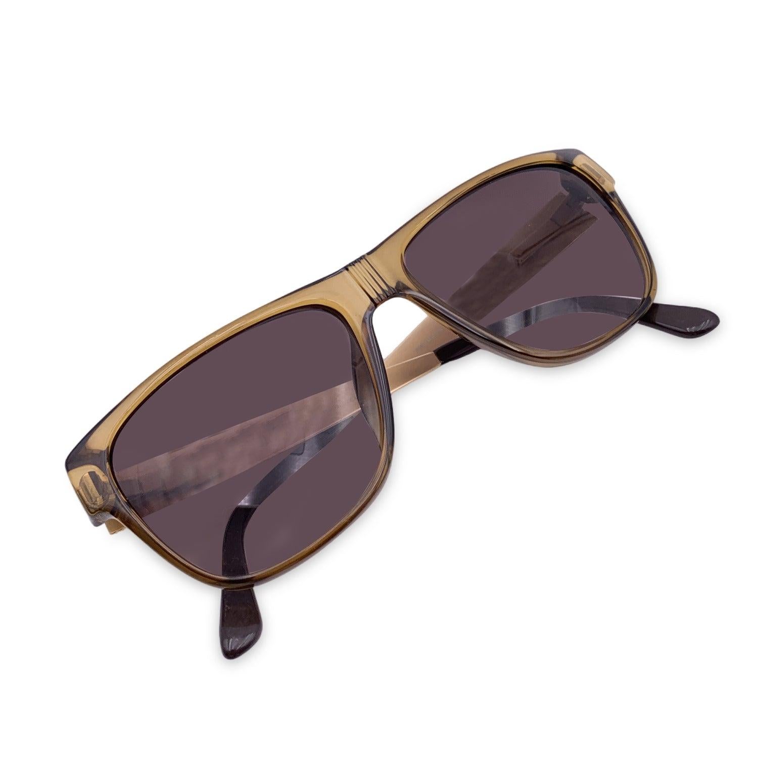 Vintage Christian Dior Monsieur Unisex Sunglasses, Mod. 2406 12 Optyl. Size: 55/15 140mm. Light Brown acetate frame, with gold metal finish on the sides. . 100% Total UVA/UVB protection brown gradient lenses. CD logos on temples. Details MATERIAL: