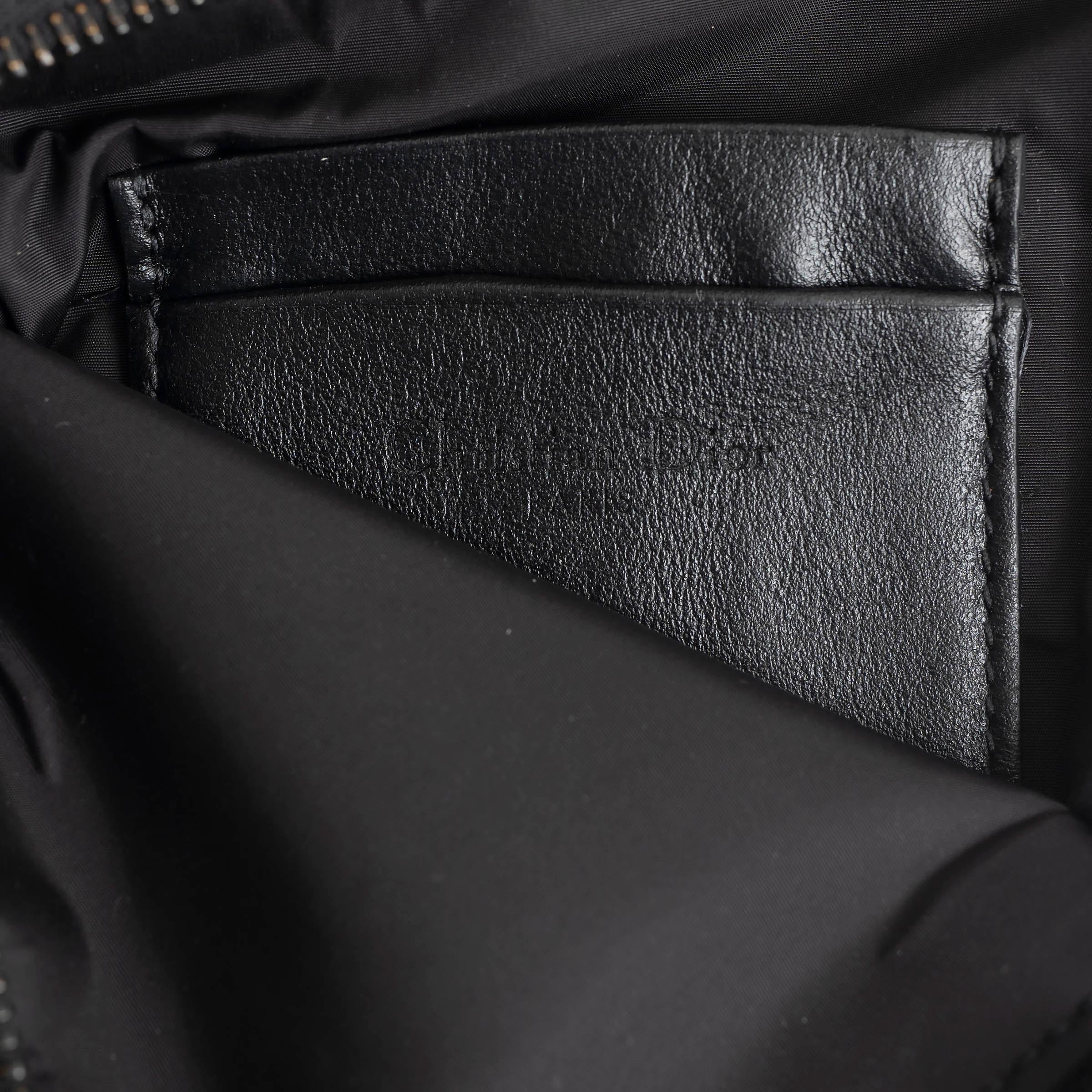 CHRISTIAN DIOR marine 2021 DIORTRAVEL TOILE DE JOUY MULTIFUNCTIONNEL Pochette en vente 1