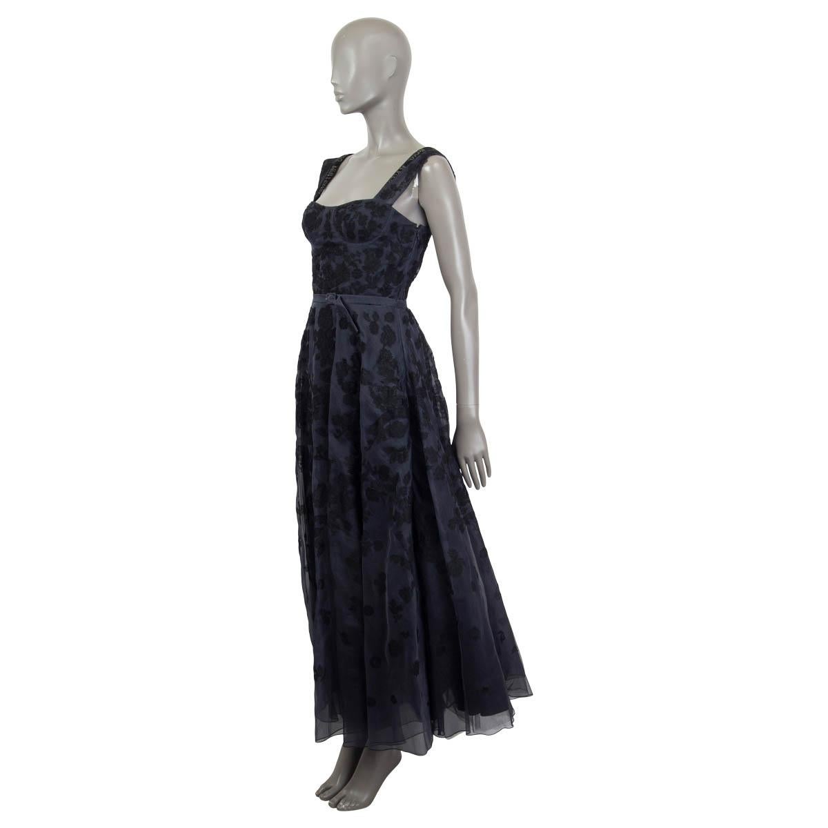 100% authentic Christian Dior Fall 2017 embroidered evening gown in navy blue and black silk (100%). Features a detachable belt and the brands name at the shoulder straps. Opens with a hook and a concealed zipper at the side. Lined in navy blue silk