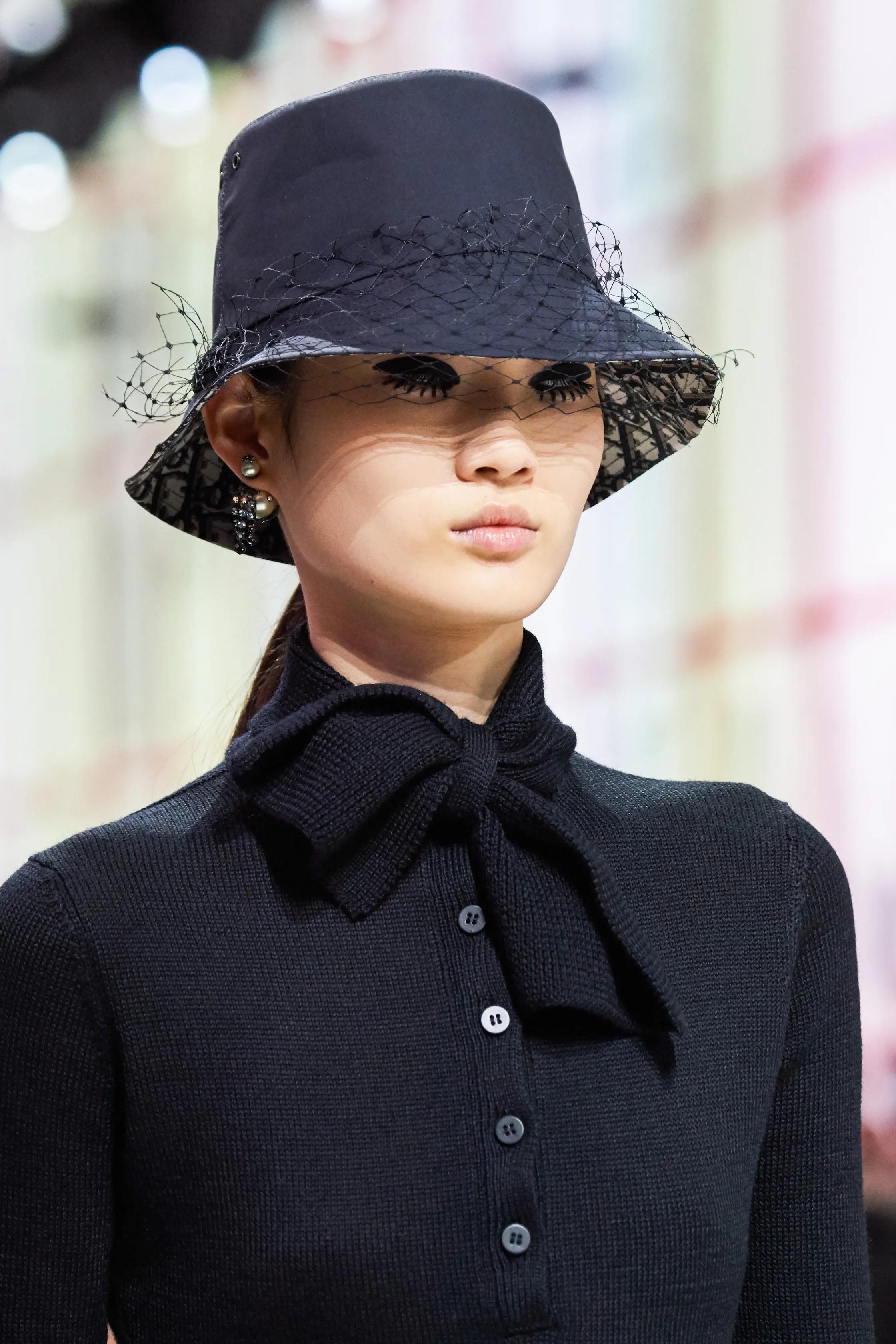 CHRISTIAN DIOR navy blue TEDDY-D LARGE BRIM VEIL BUCKET Hat 57 For Sale 5