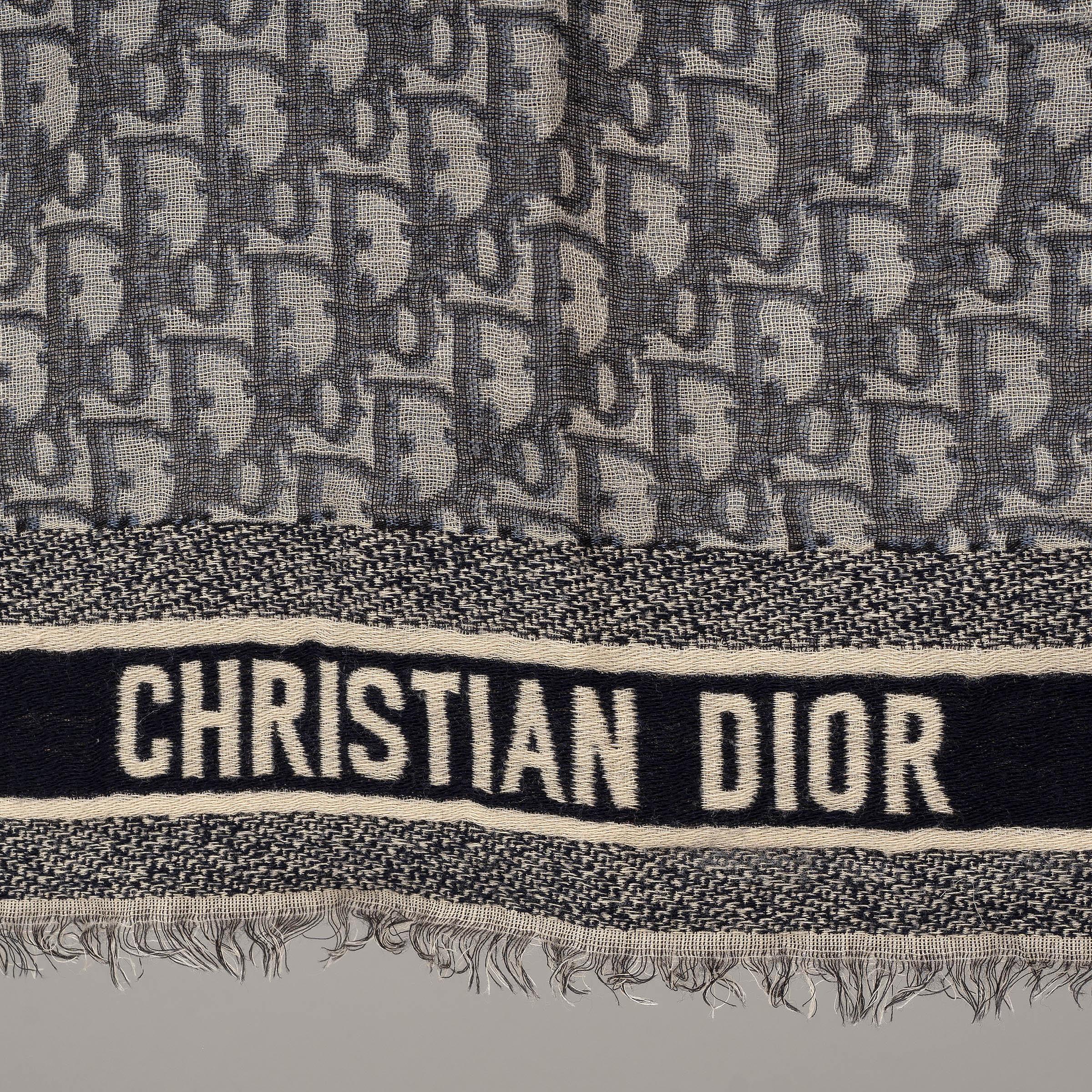 CHRISTIAN DIOR navy blue wool OBLIQUE 140 Shawl Scarf (Grau) im Angebot