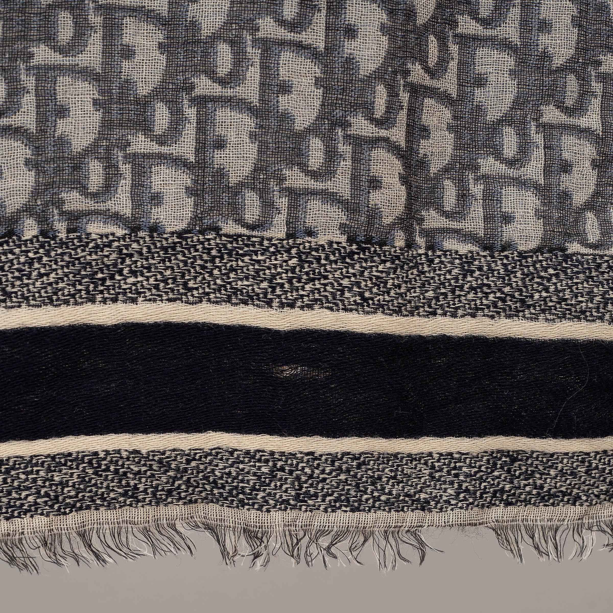 CHRISTIAN DIOR navy blue wool OBLIQUE 140 Shawl Scarf für Damen oder Herren im Angebot