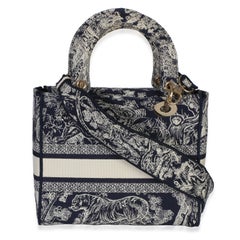 Christian Dior in tela marina Toile De Jouy ricamata Medium Lady D-Lite