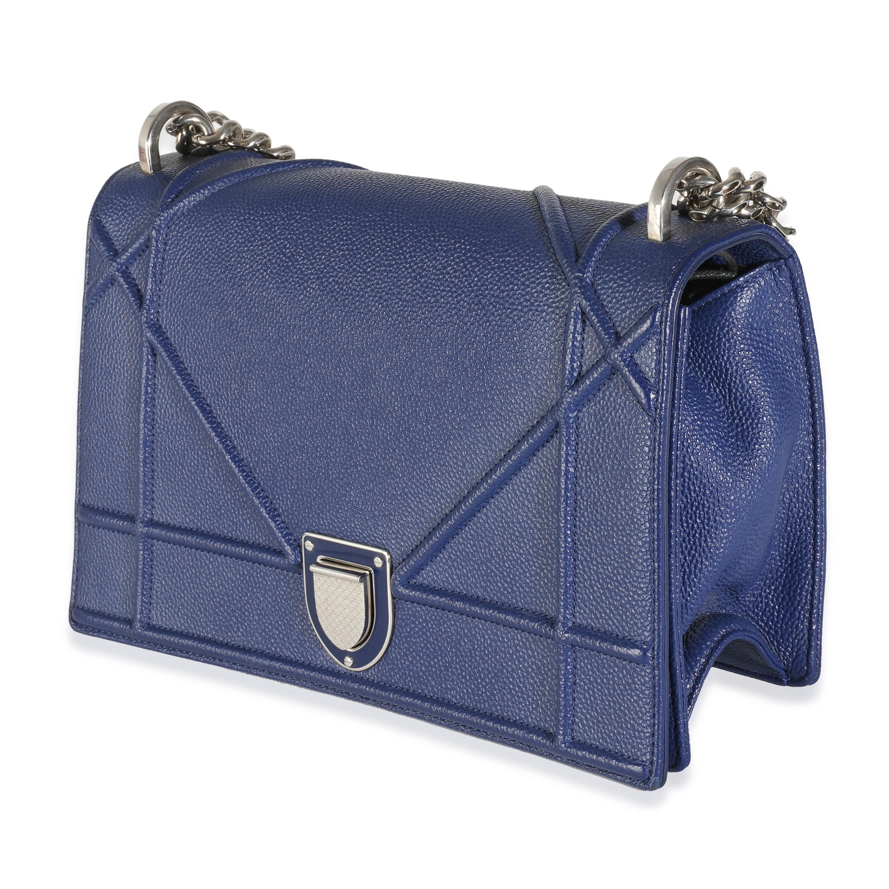 Christian Dior Sac à rabat Diorama moyen en veau grainé bleu marine Excellent état - En vente à New York, NY