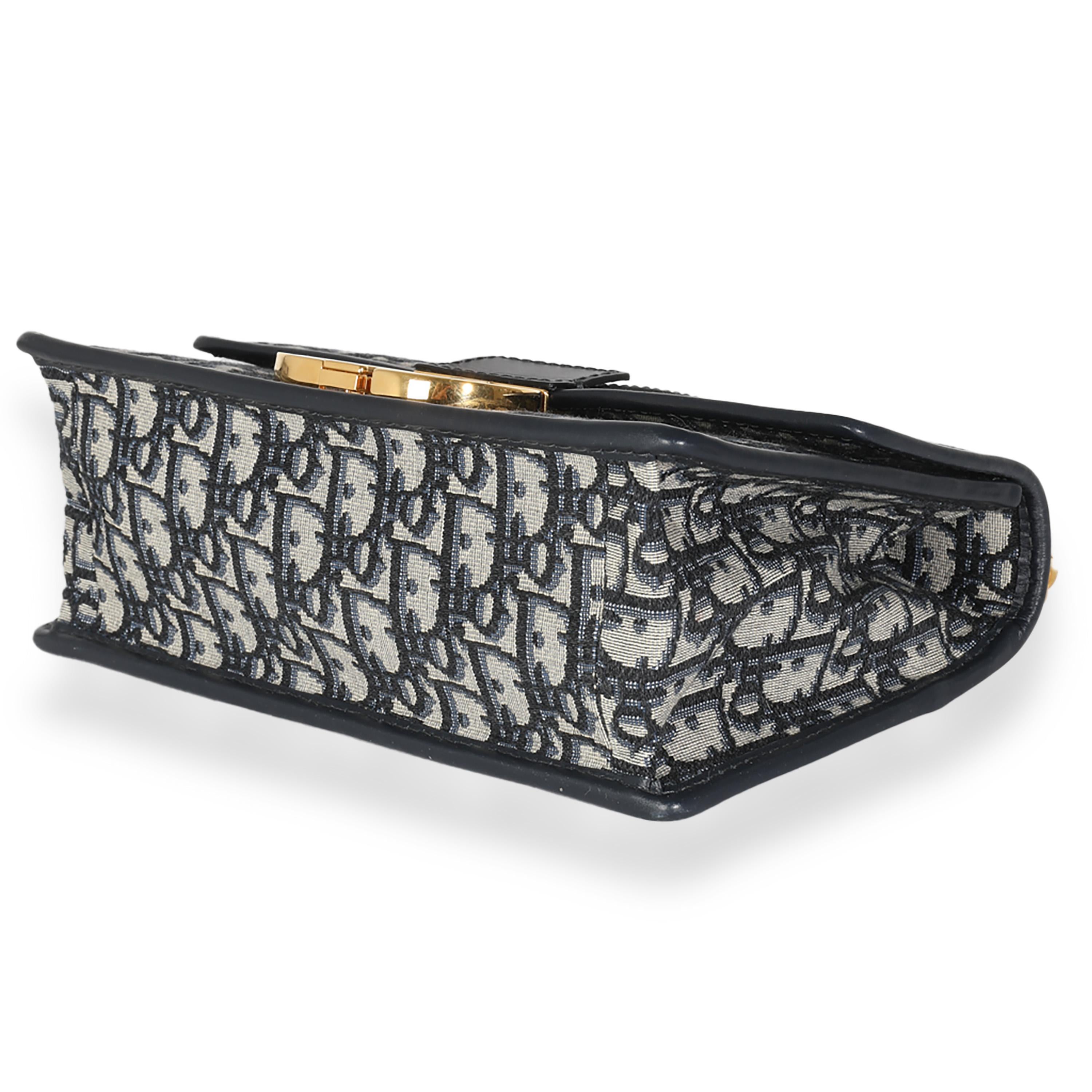 Women's or Men's Christian Dior Navy Oblique Jacquard 30 Montaigne Chain Bag For Sale