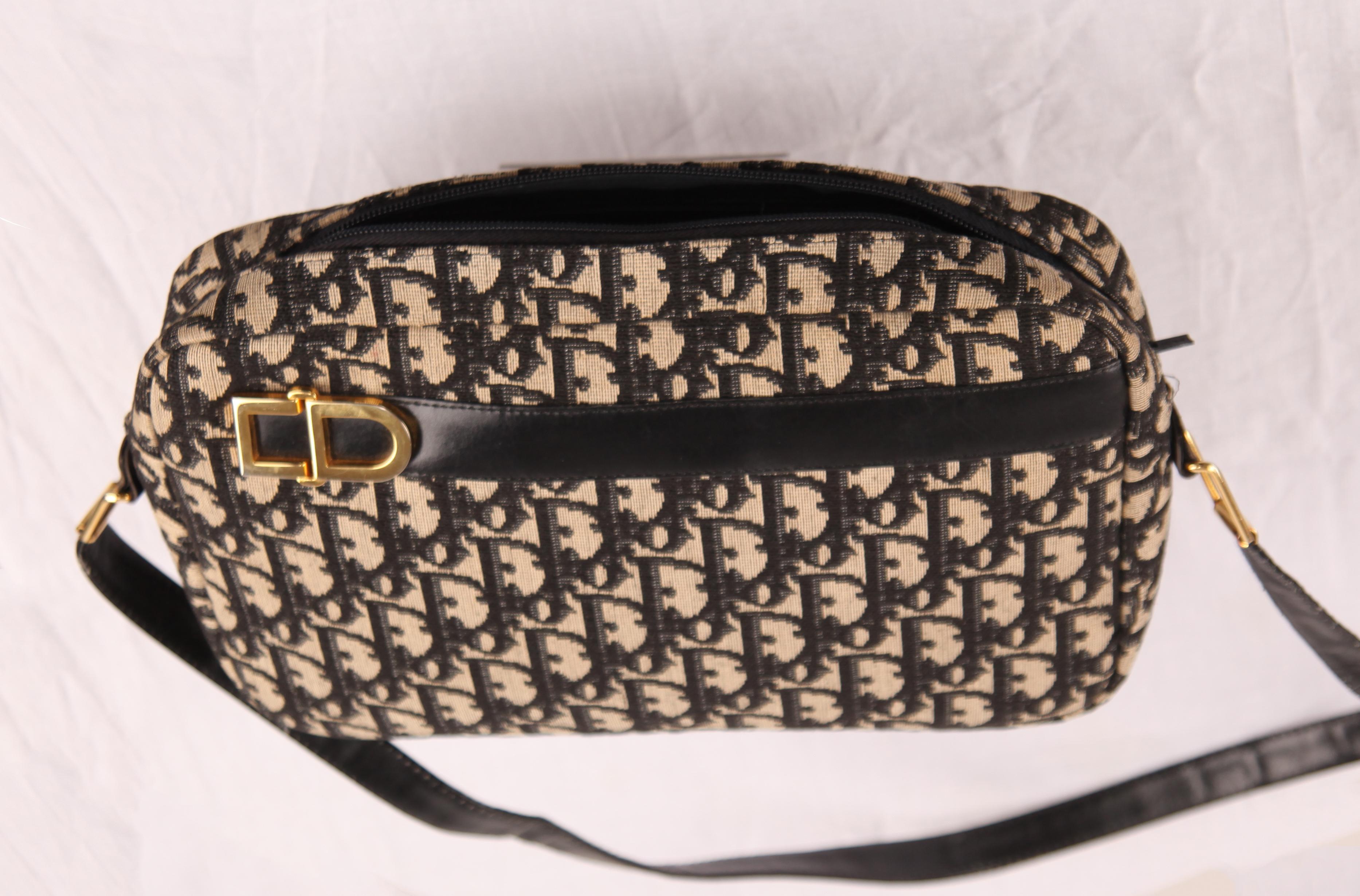 Christian Dior navy Oblique jacquard and leather trimming crossbody bag. c.1980s In Good Condition For Sale In London, GB