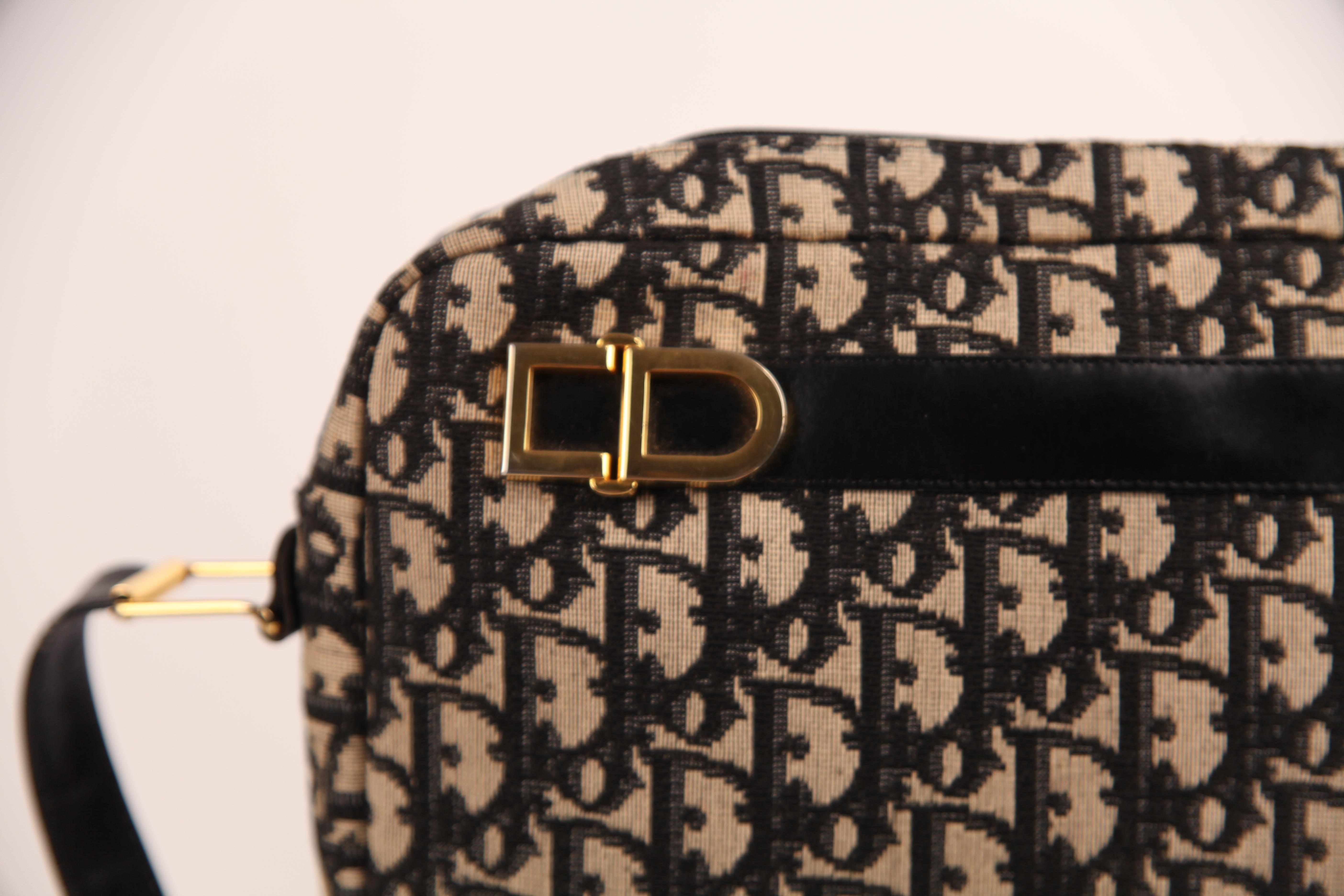 Women's Christian Dior navy Oblique jacquard and leather trimming crossbody bag. c.1980s For Sale