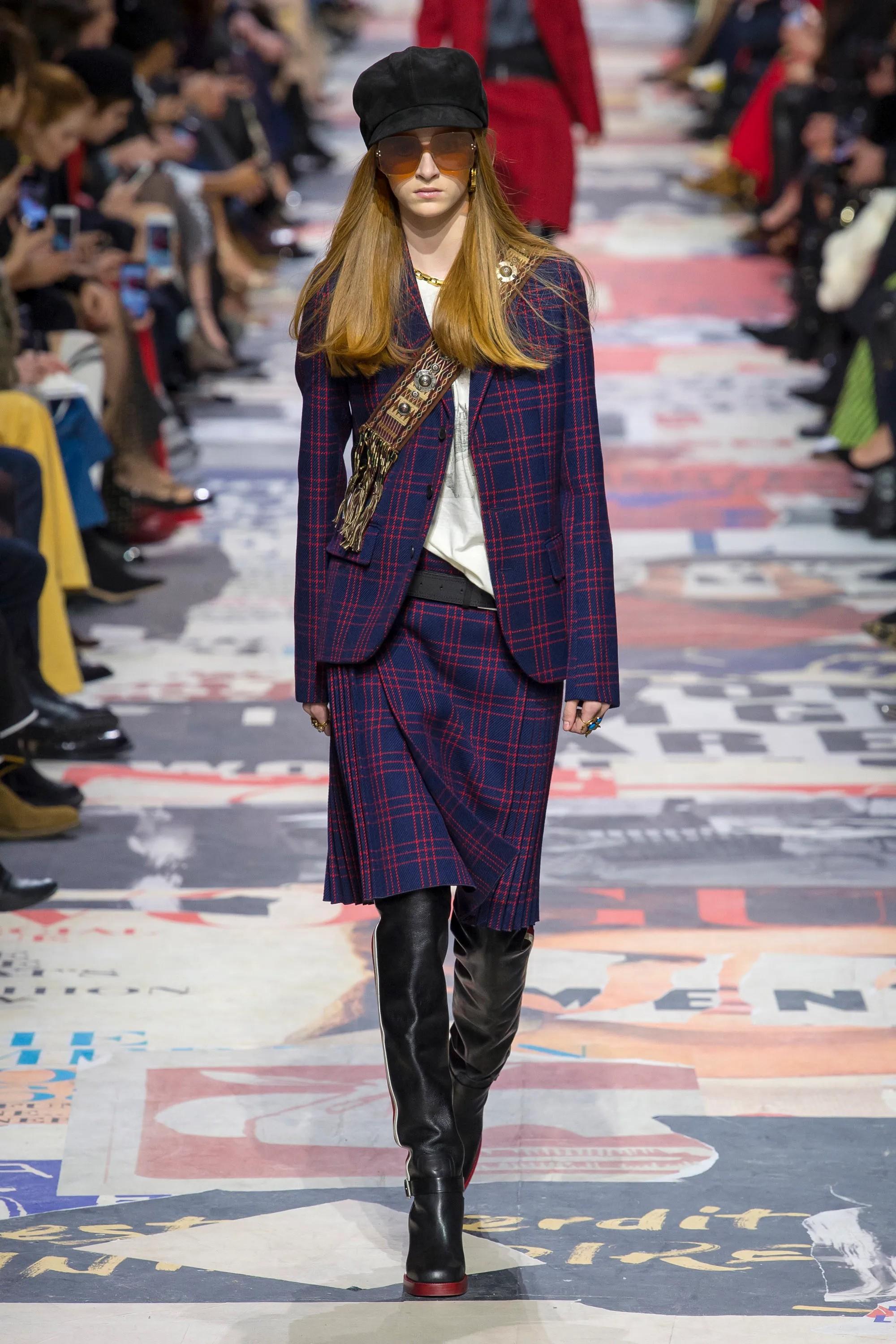 CHRISTIAN DIOR navy & red wool 2018 BELTED PLAID Skirt 40 M For Sale 5