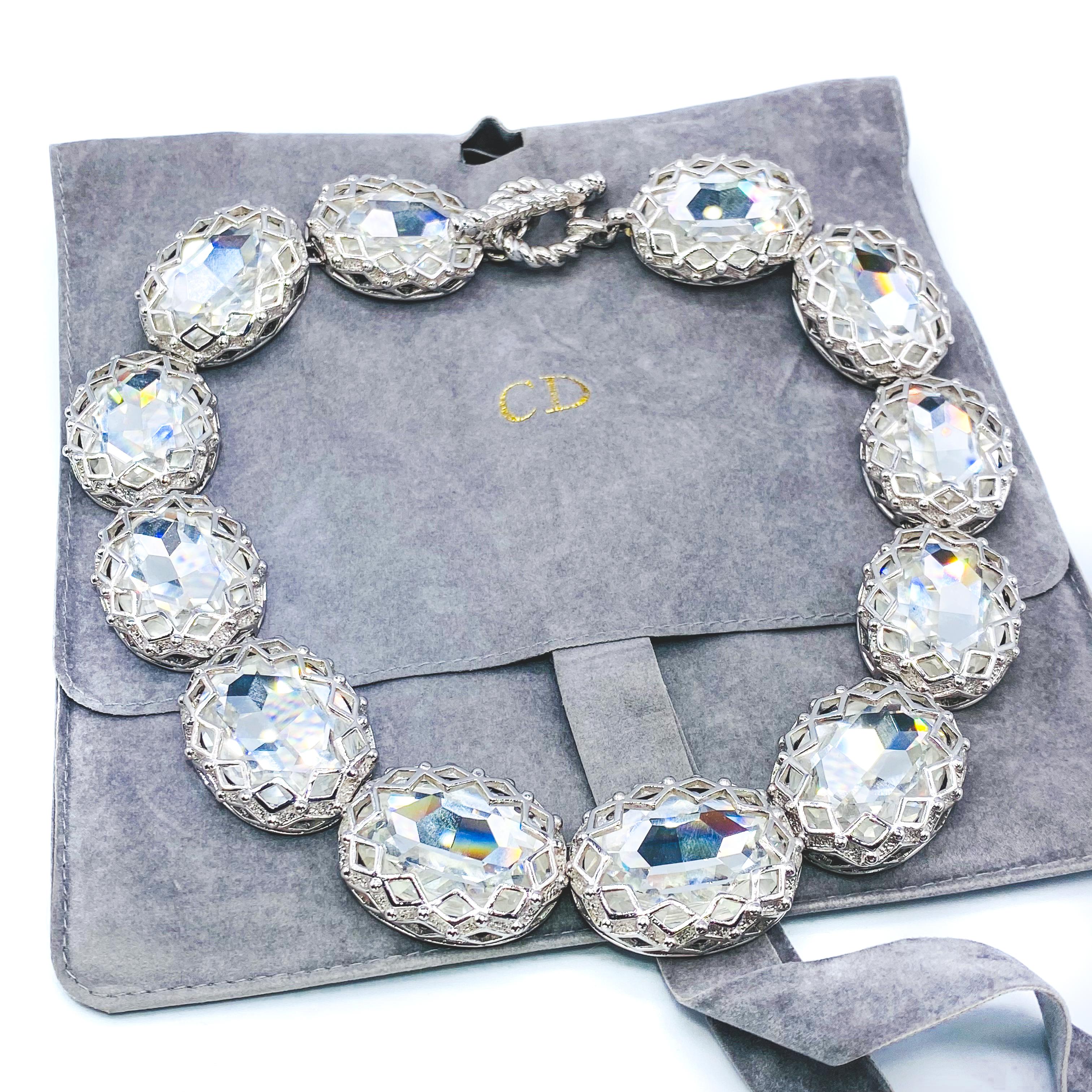 Christian Dior Vintage 1980s Crystal Collar Necklace

An incredible and rare statement piece from the Dior 80s archive

Detail
-Made in France in the 1980s
-Large oval cut crystals intricately set within rhodium plated metal 
-Stunning craftsmanship