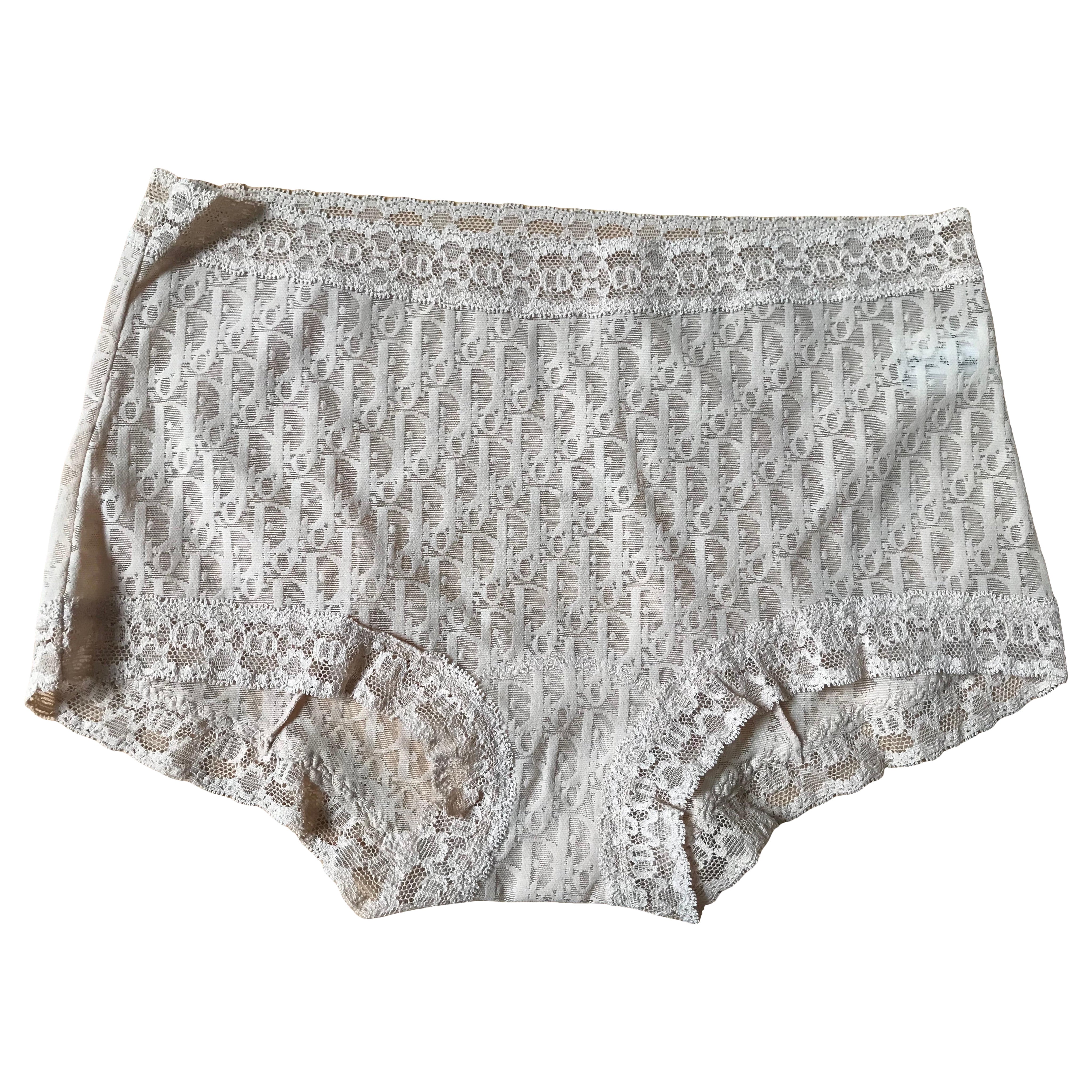 CHRISTIAN DIOR Nouvelle culotte oblique avec monogramme.