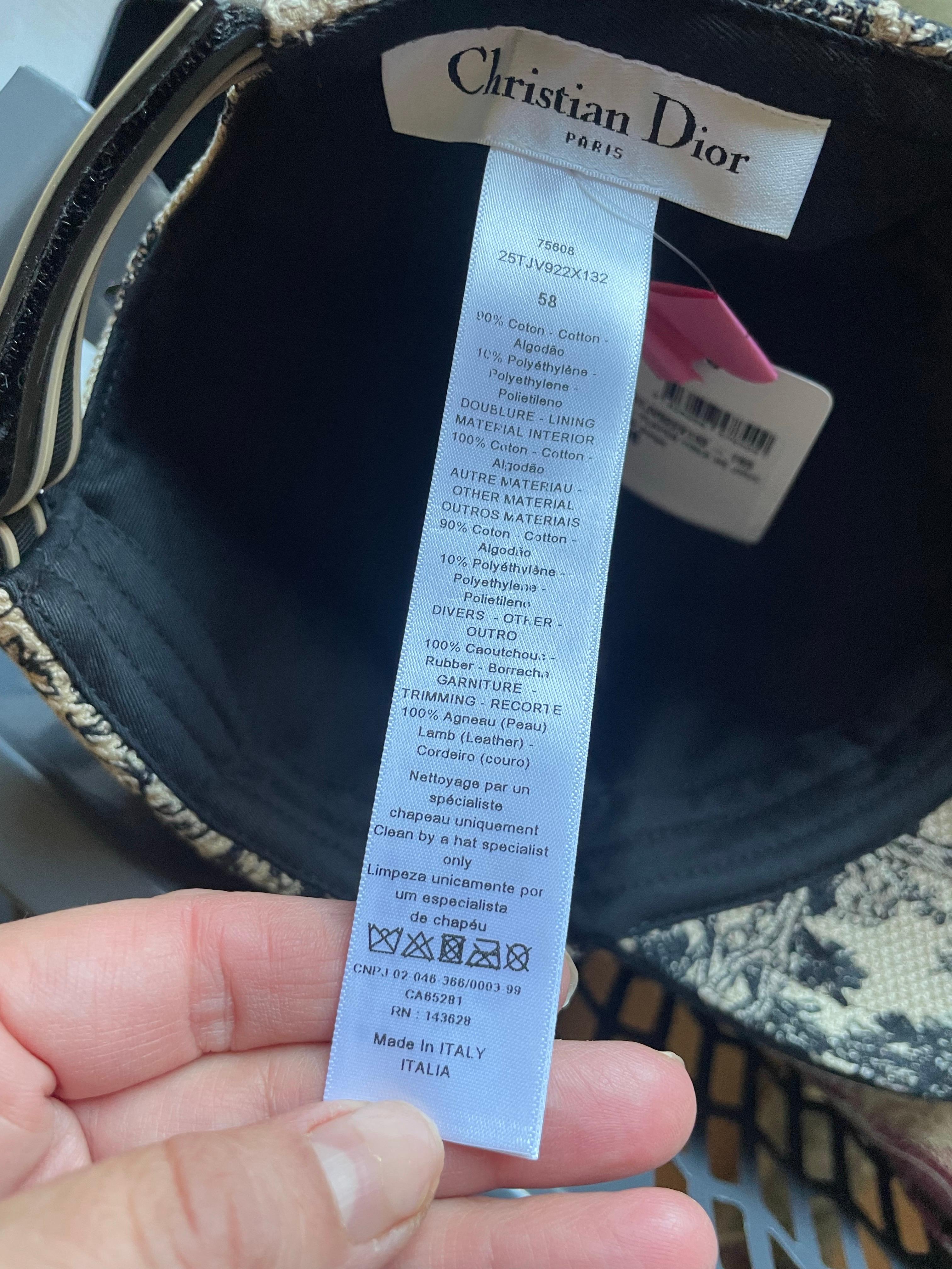 CHRISTIAN DIOR Nuovo berretto in toile de jouy con etichetta mai indossato. in vendita 8