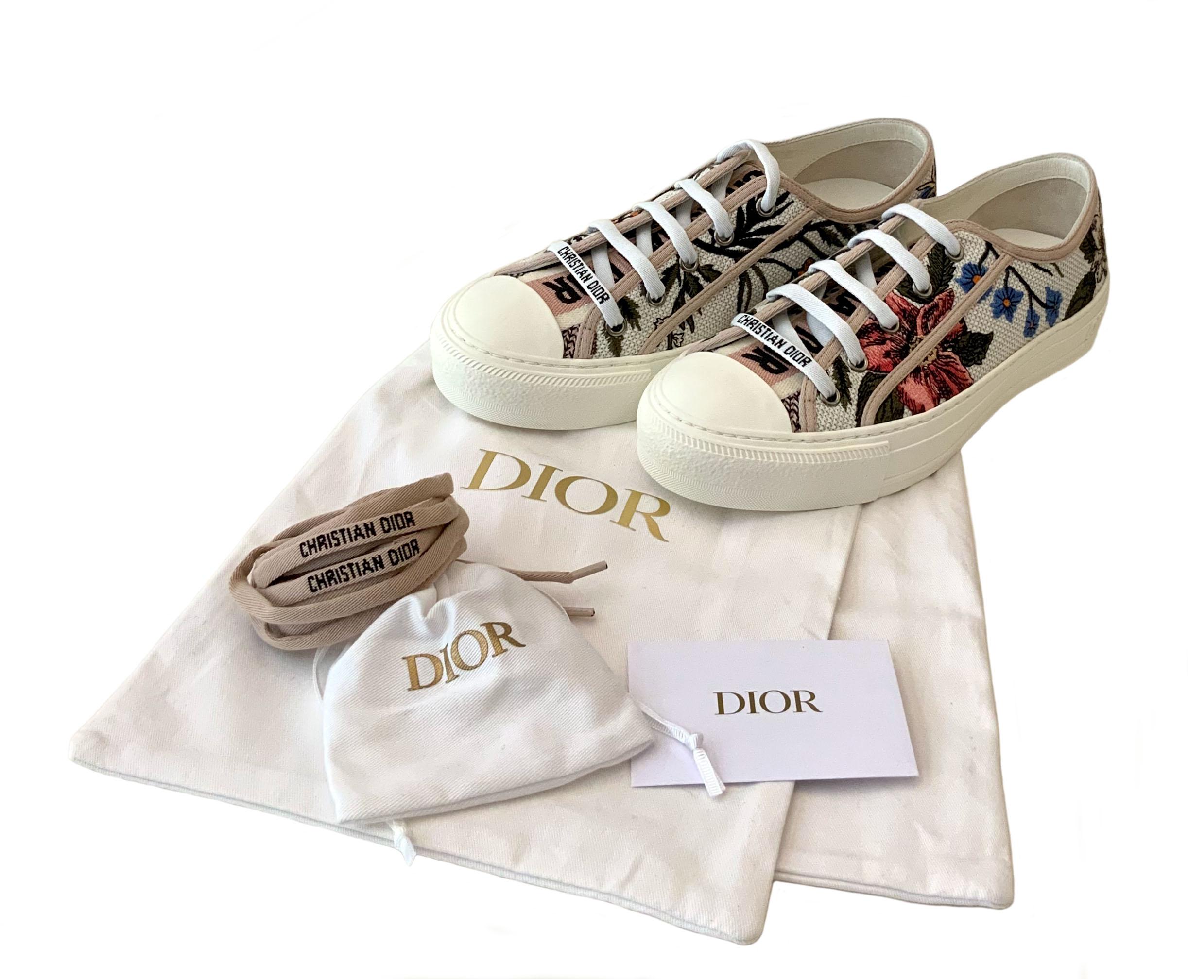 These pre-owned but new Walk'n Dior sneakers from Christian Dior are crafted in a beautiful multicolored embroidered coton. 
They features the Rosa Mutabilis motif, completed by signatures on the tongue, rubber sole and laces.

Collection: Fall