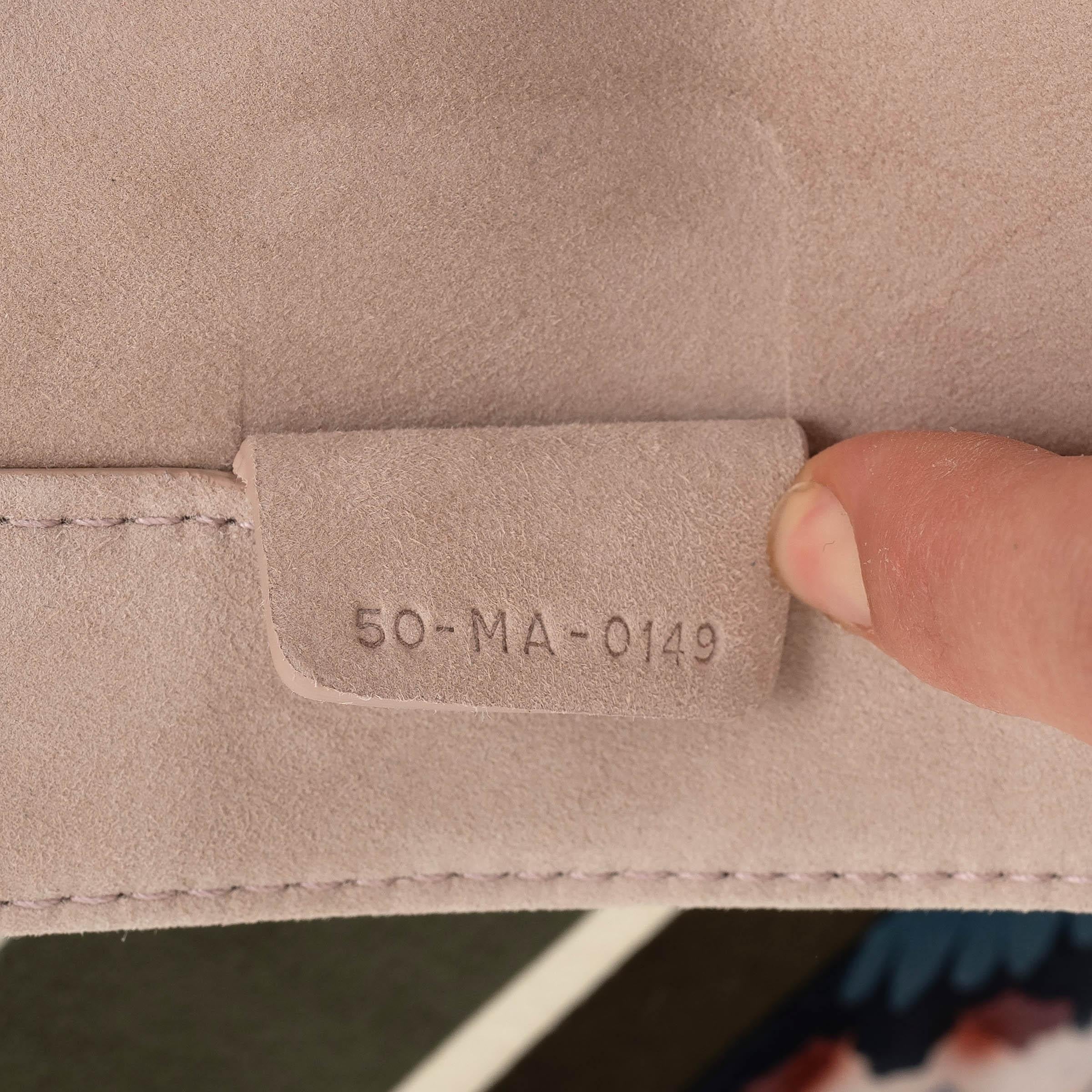 CHRISTIAN DIOR - Sac en daim nu KALEIDIORSCOPIC LARGE BOOK TOTE Bag 2019 en vente 4