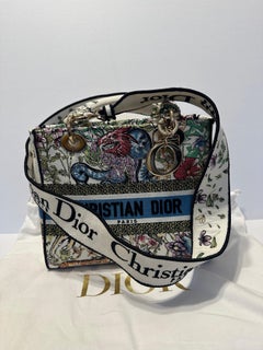 Christian Dior NWT Lady Dior Bag 2022 MED Latte D-Constellation Embroidery
