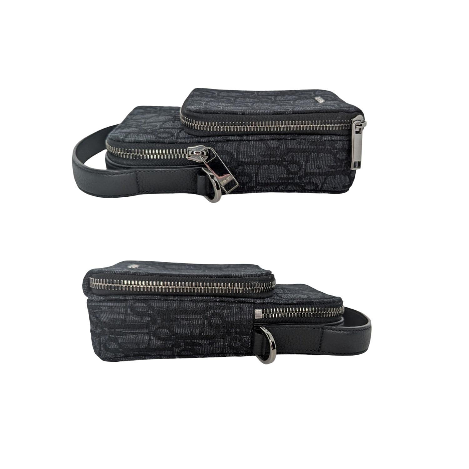 Christian Dior Oblique Micro Rider Pouch Crossbody In Excellent Condition For Sale In Scottsdale, AZ