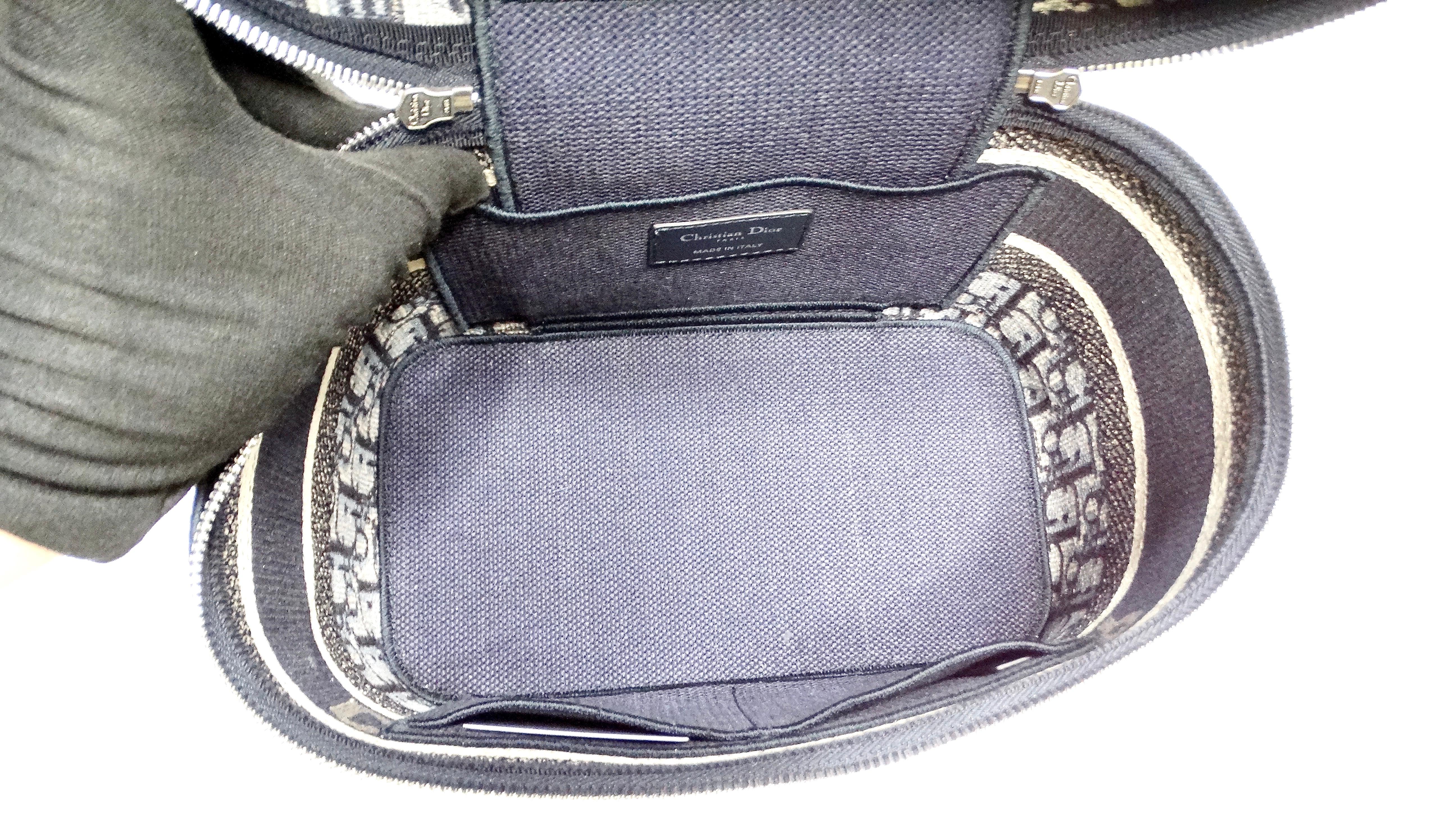 Christian Dior Oblique Monogram Canvas Travel Vanity Case For Sale 5