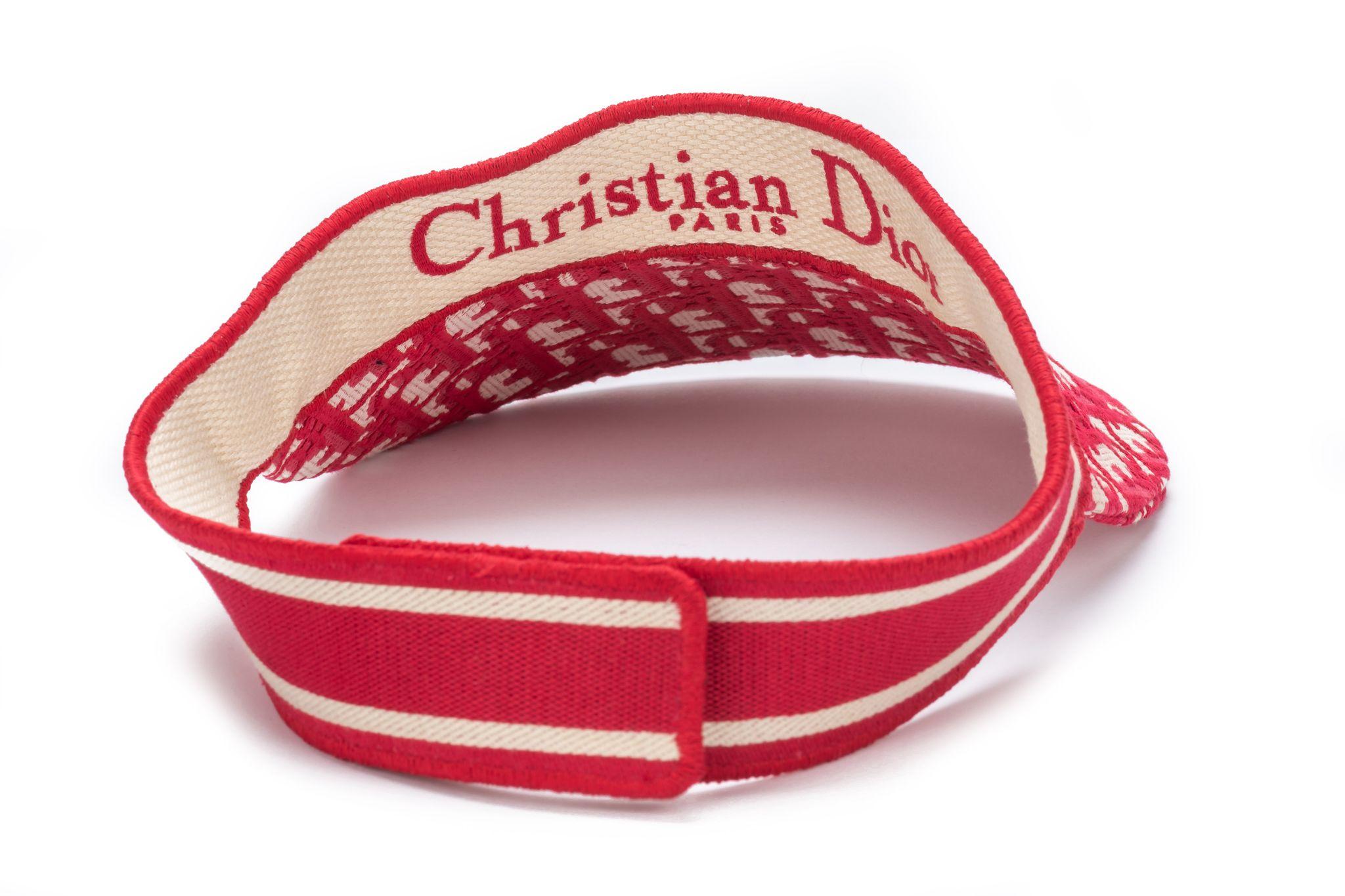 Christian Dior Schräg geschnittenes Visor Rot Neu (Beige) im Angebot
