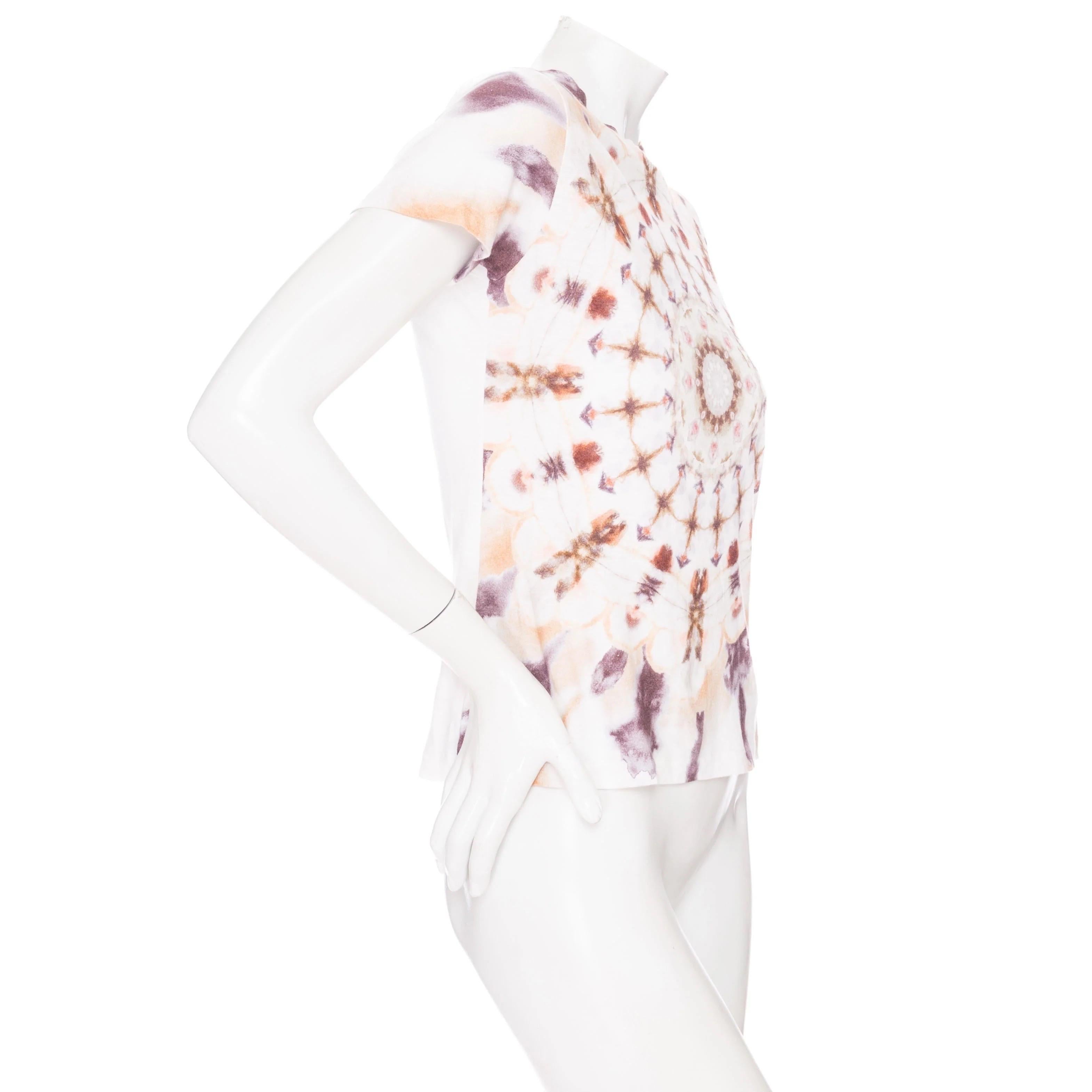 Christian Dior Off White Cotton-Linen Kaleidiorscopic Tie-Dye Print T-Shirt 

Off White/Ivory
Multicolored print in brown, orange, and black
